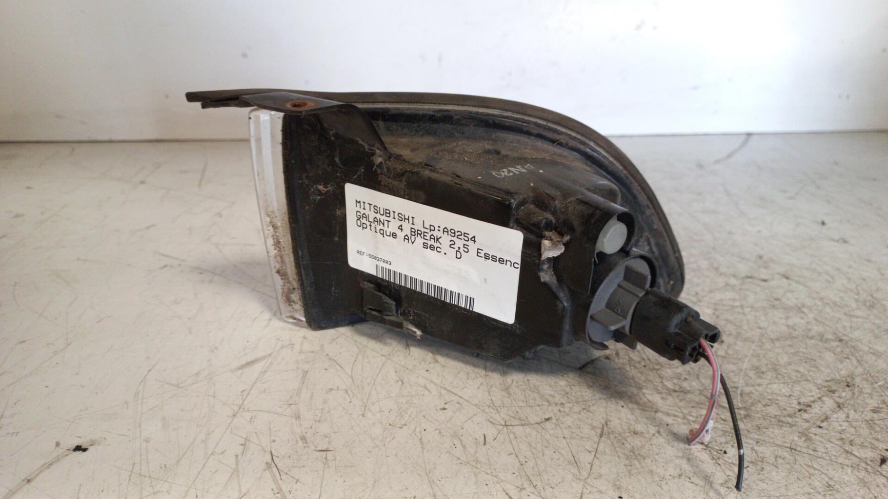Gruppo ottico anteriore secondario destro (luci)(freccia) MITSUBISHI GALANT 4 BREAK Gasolina - 1