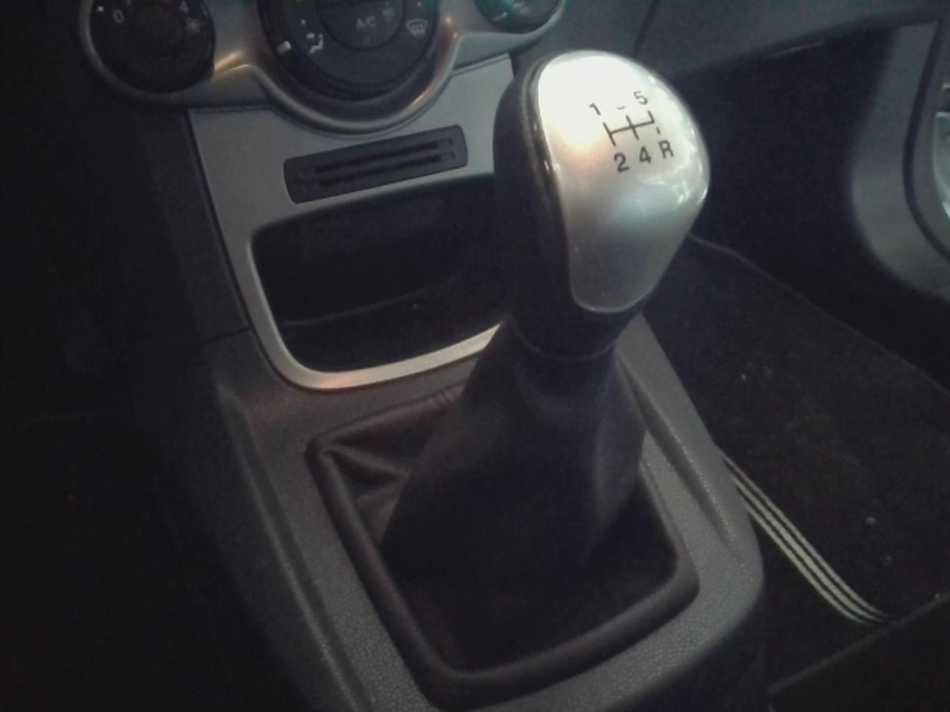 Pomello del cambio FORD FIESTA 6 PHASE 1 Diésel - 1