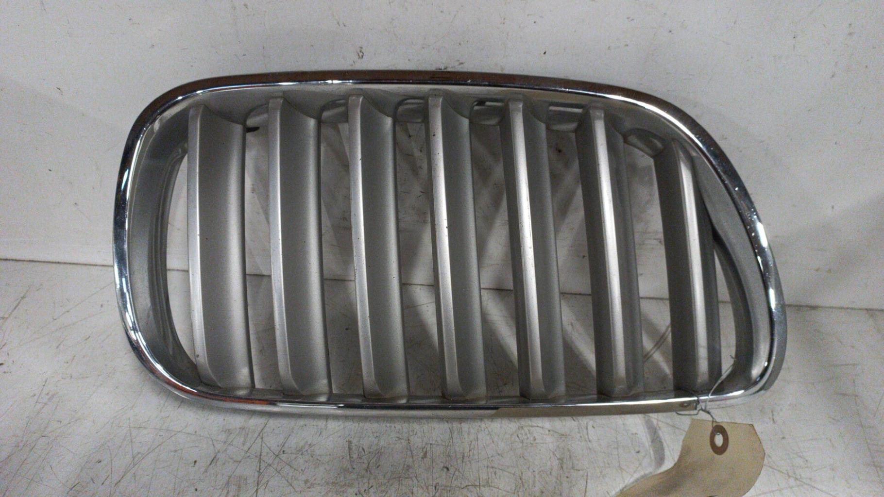 Calandre droite BMW X3 E83 PHASE 2 Diesel - 1
