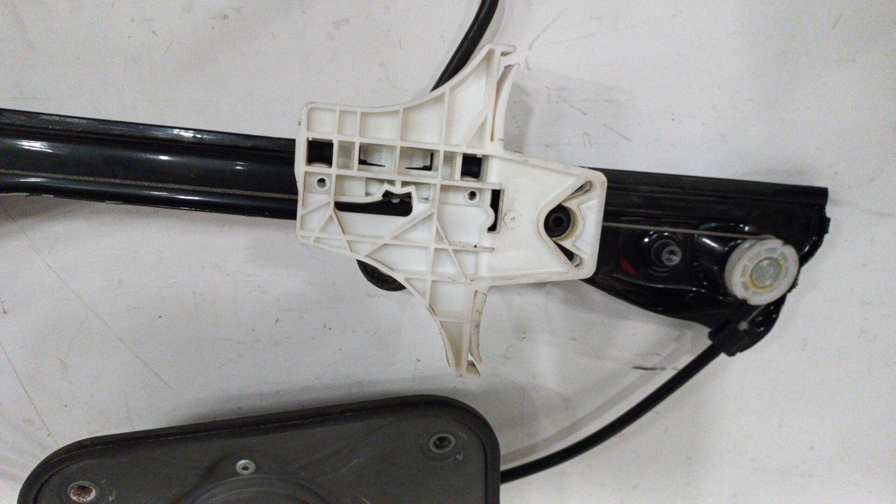 Alzacristalli manuale posteriore destro SKODA FABIA 2 PHASE 1 Gasolina - 1