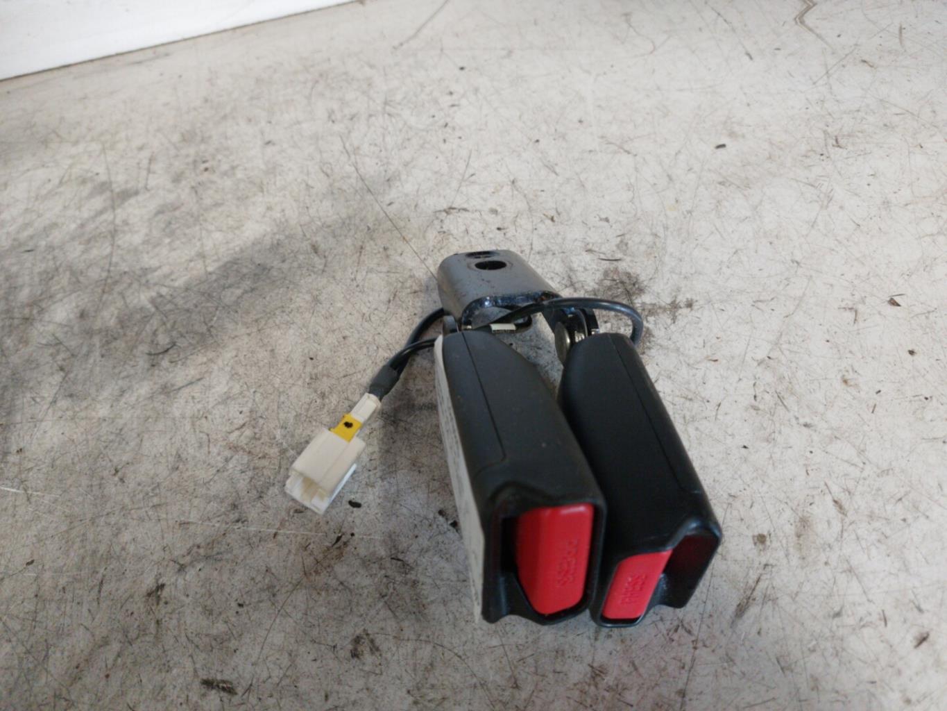 Aggancio cintura sicurezza posteriore destro CITROEN C4 2 PHASE 1 Diésel - 1