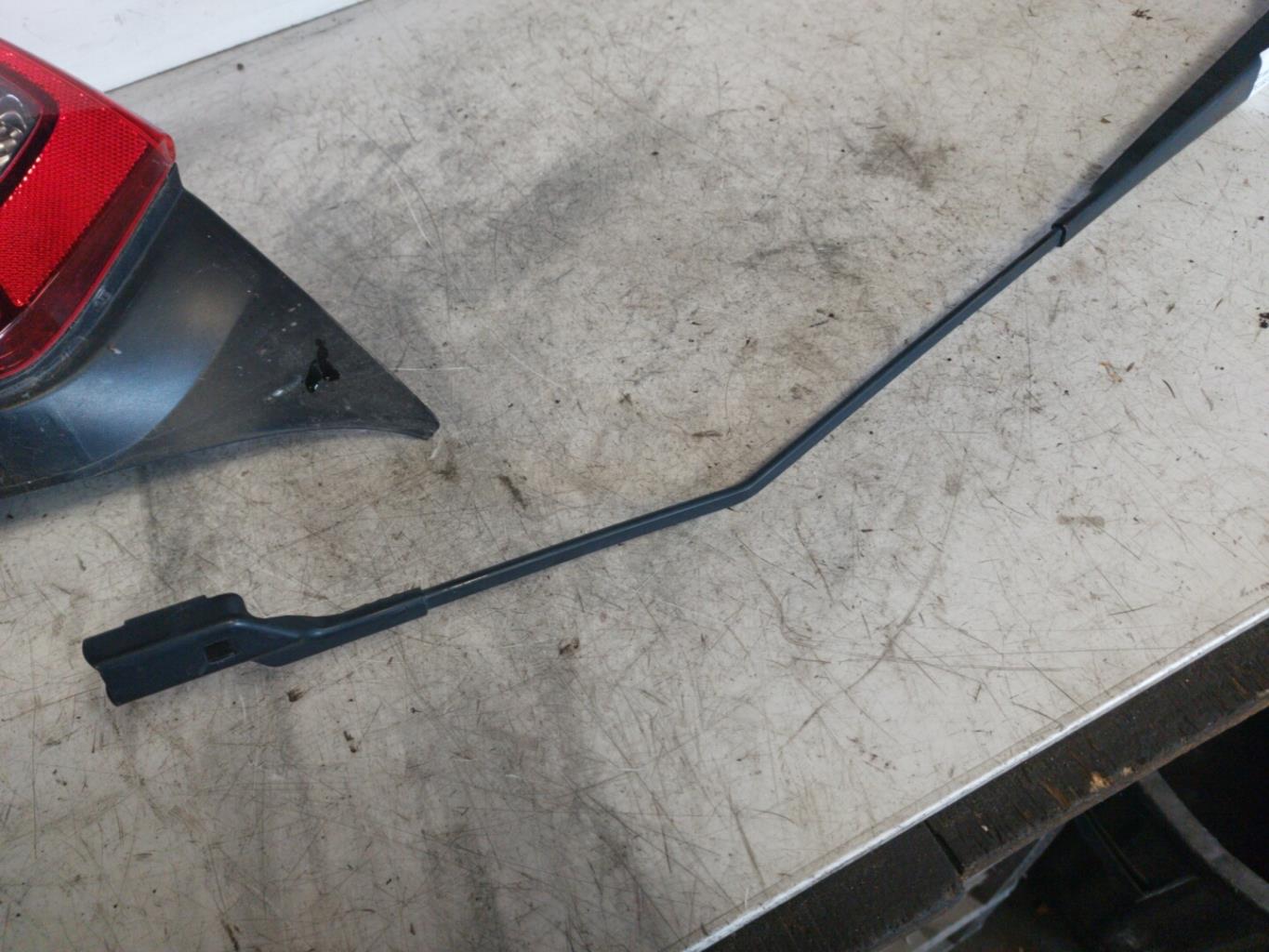Braccio tergicristallo anteriore destro PEUGEOT 208 1 PHASE 2 Diésel - 1