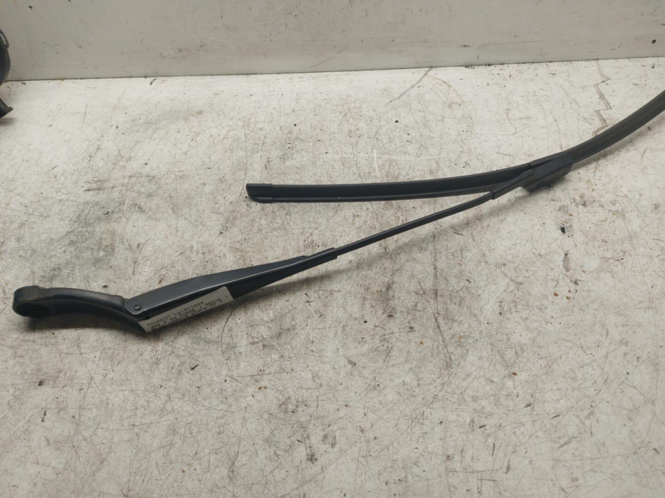 Braccio tergicristallo anteriore sinistro PEUGEOT 308 2 SW PHASE 1 BREAK Gasolina - 1
