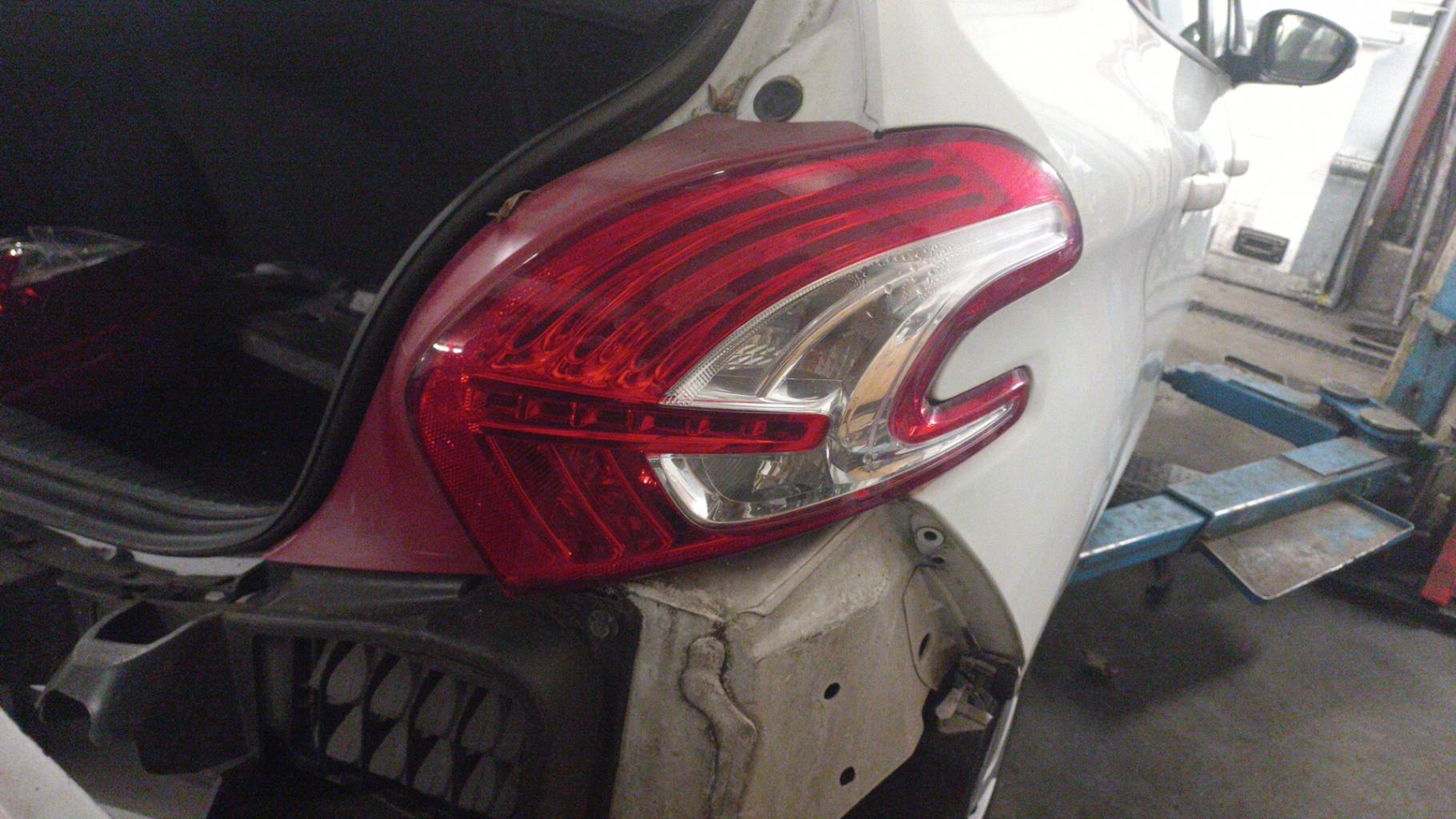 Fanale posteriore principale destro (luci) PEUGEOT 208 1 PHASE 1  - 1
