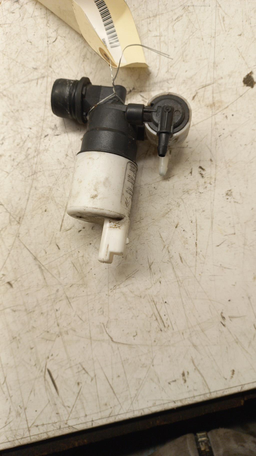 Pompa lavacristalli anteriore PEUGEOT 308 2 SW PHASE 1 BREAK Gasolina - 1