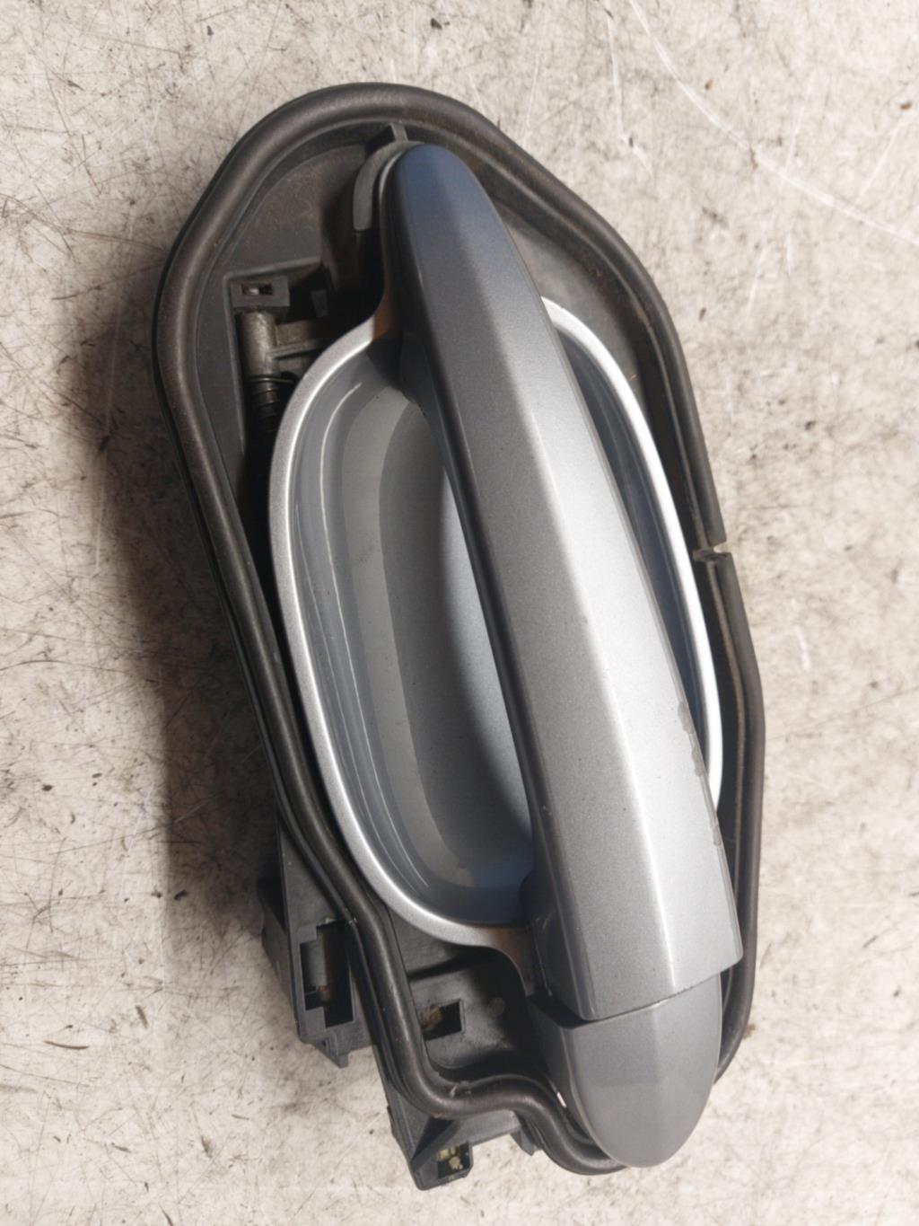 Poignee porte avant droit BMW SERIE 5 E60 PHASE 1 Diesel - 1