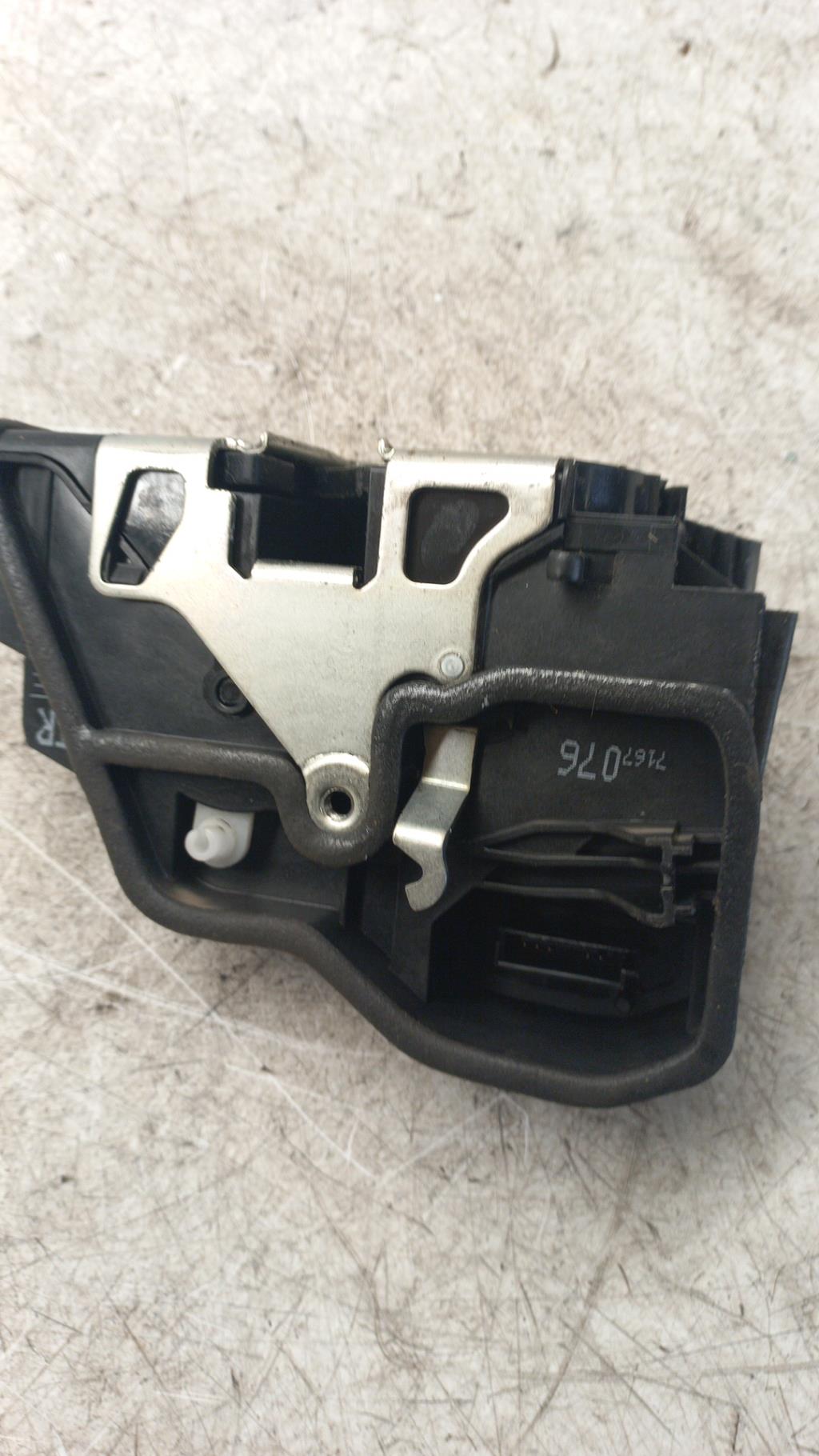 Serratura posteriore destra BMW SERIE 5 E60 PHASE 1 Diésel - 1
