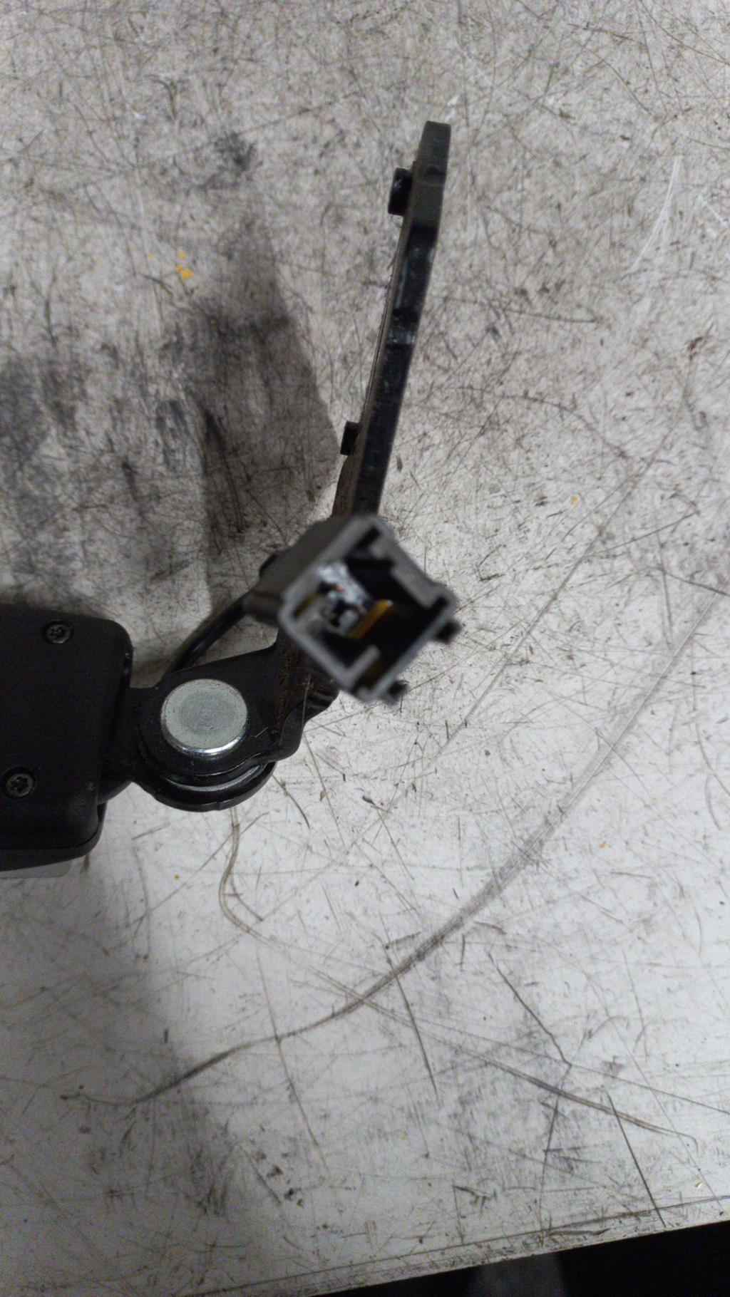 Aggancio cintura sicurezza posteriore sinistro CITROEN C4 2 PHASE 1 Diésel - 1