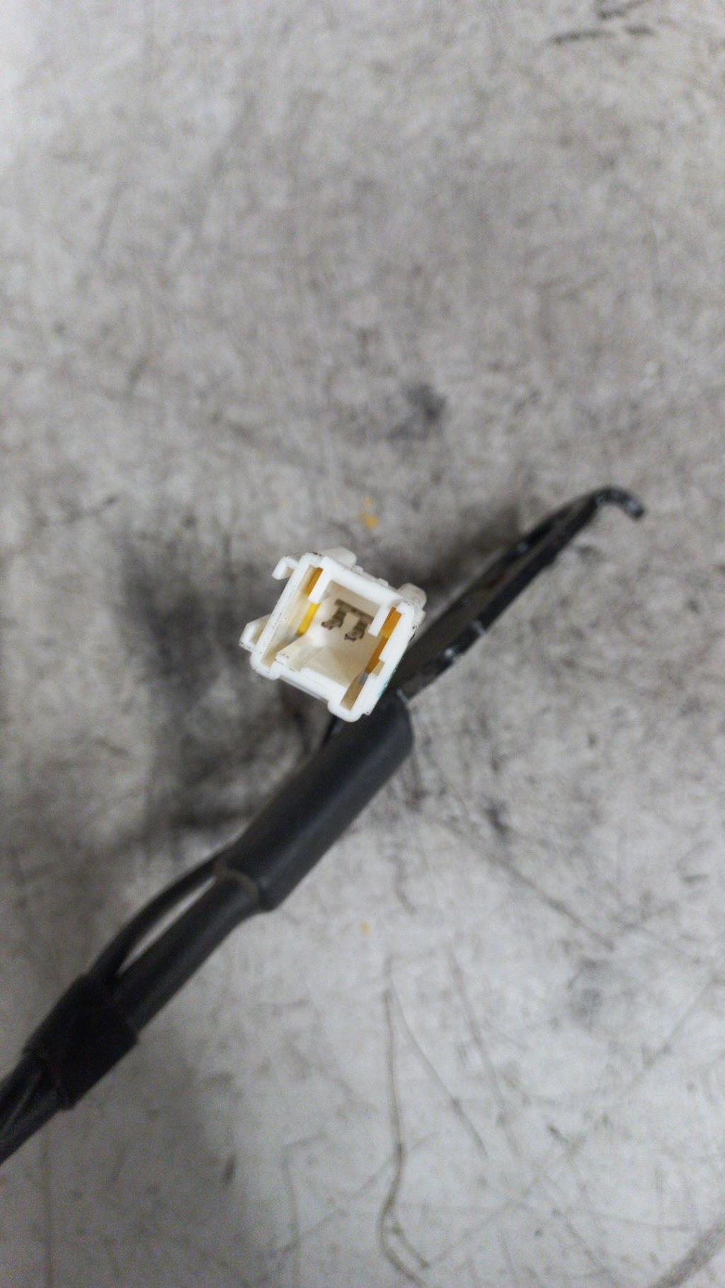 Aggancio cintura sicurezza anteriore sinistro CITROEN C4 2 PHASE 1 Diésel - 1