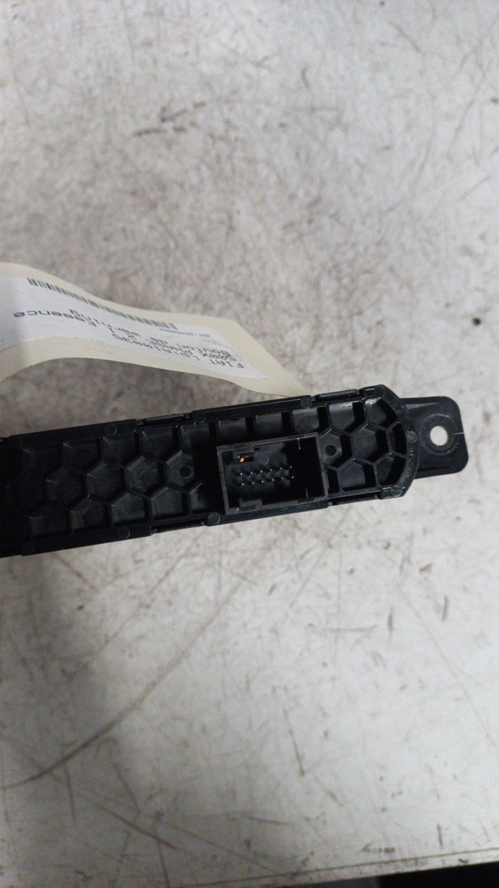 Bouton de warning FIAT 500X PHASE 2 Essence - 1
