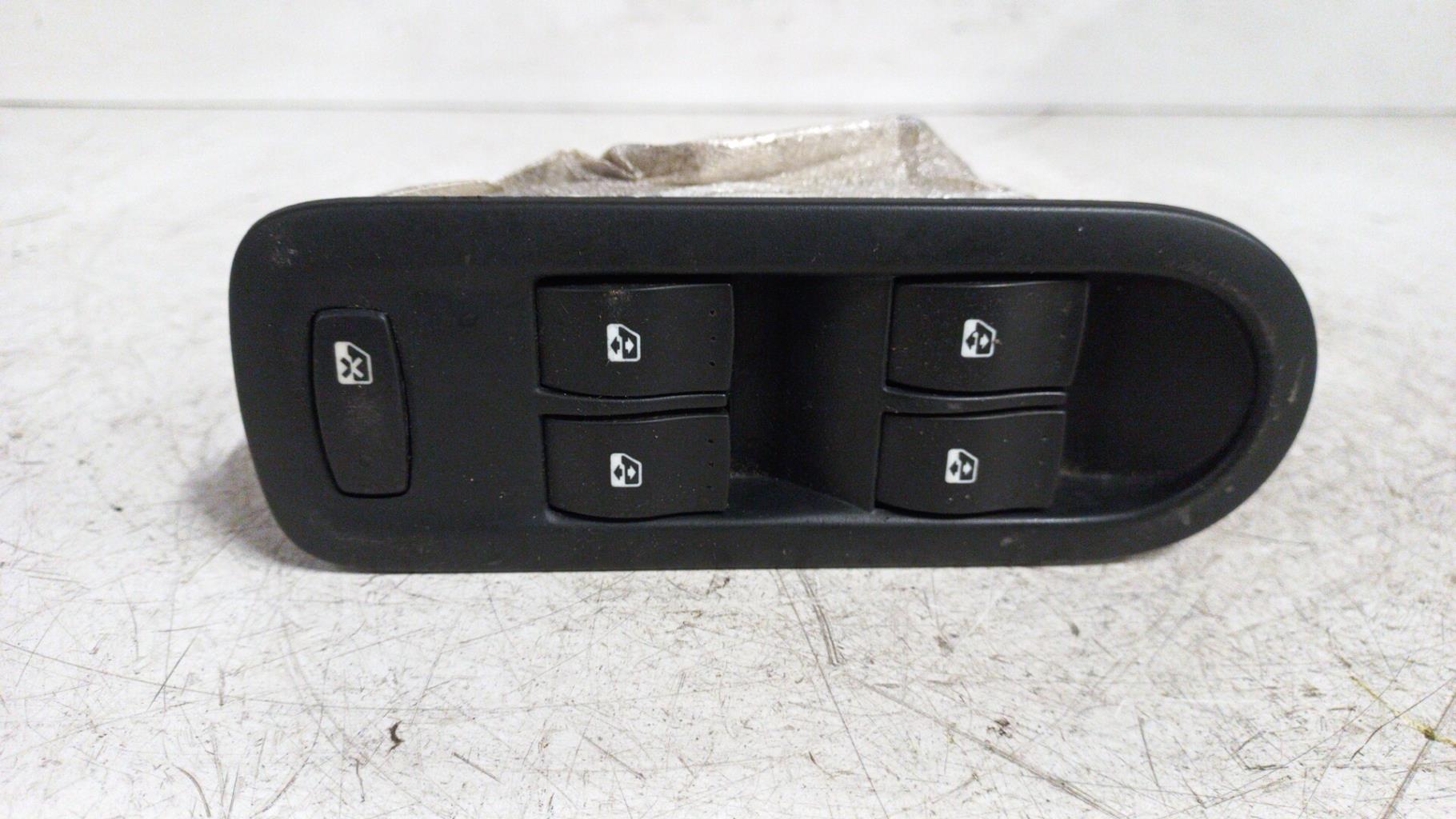 Interruttore lavacristalli anteriore sinistro RENAULT SCENIC 2 PHASE 2 Diésel - 1