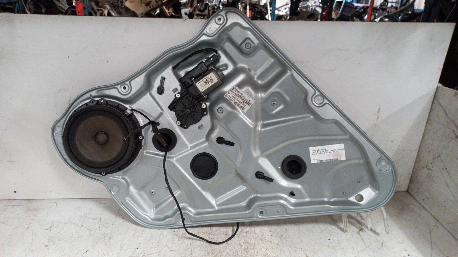 Alzacristalli elettrico posteriore destro KIA CEE-D 1 SPORT WAGON PHASE 1 BREAK Diésel - 1