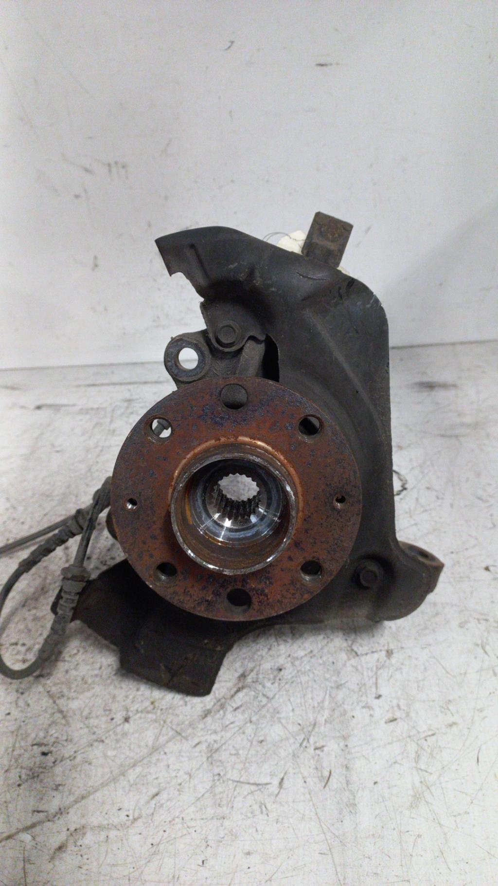 Fuso a snodo anteriore sinistro OPEL CORSA D PHASE 1 Gasolina - 1