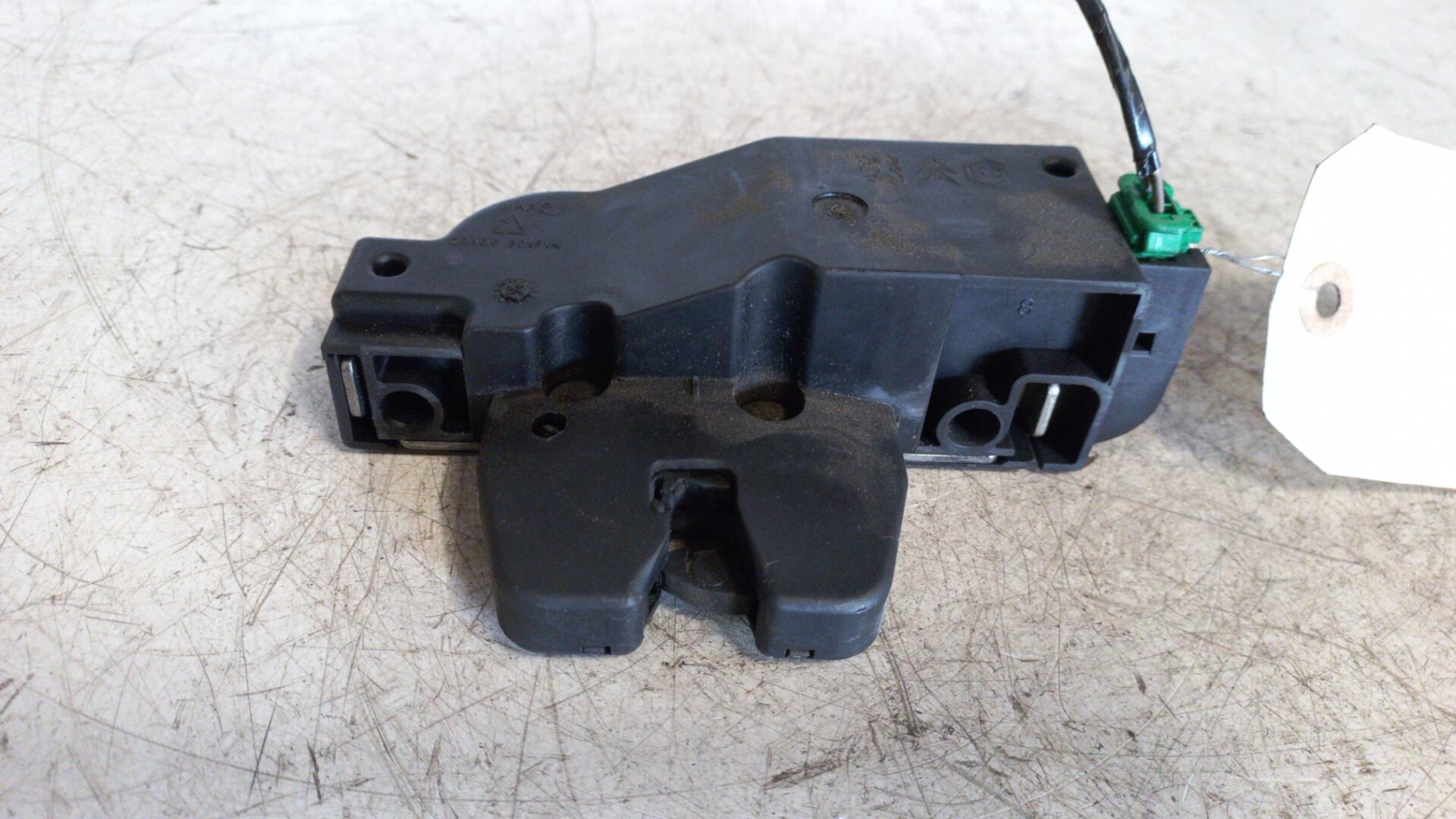 Serrure de coffre CITROEN C5 1 PHASE 2 Diesel - 1