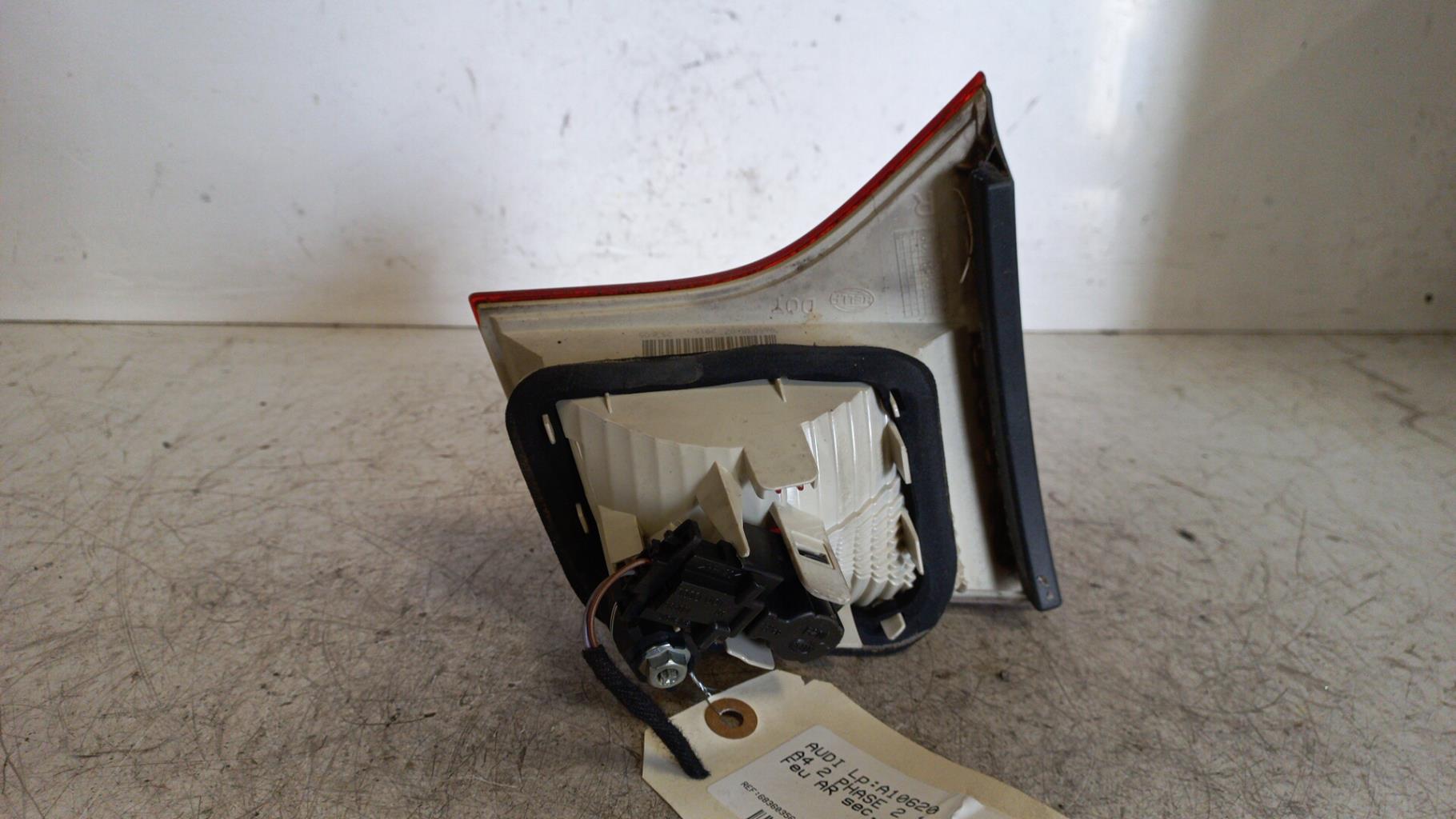 Feu arriere secondaire droit (feux) AUDI A4 2 PHASE 2 Diesel - 1