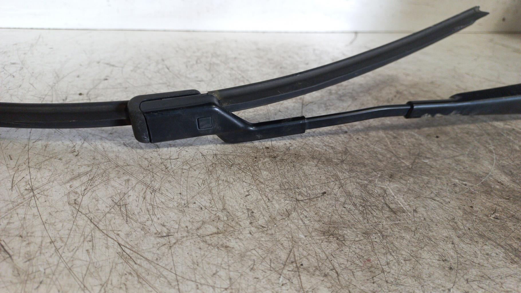 Braccio tergicristallo anteriore sinistro VOLKSWAGEN PASSAT 5 Diésel - 1