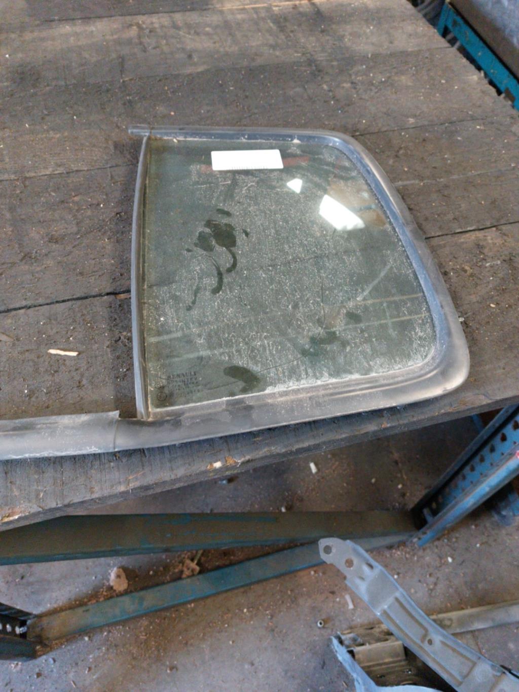 Custode arriere gauche RENAULT CLIO 2 PHASE 2 Essence - 1