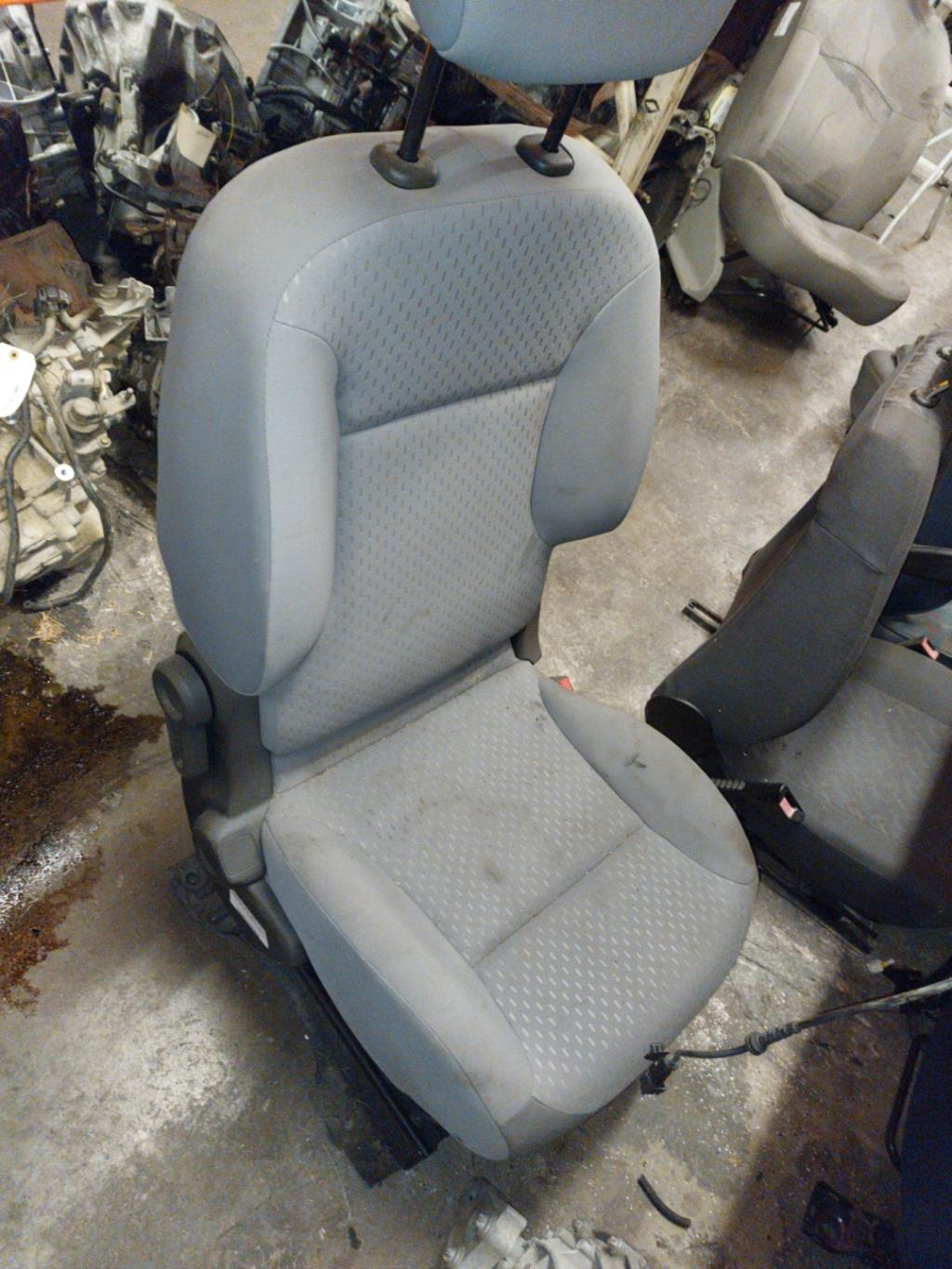 Siege avant droit CITROEN BERLINGO 2 PHASE 1 Diesel - 1