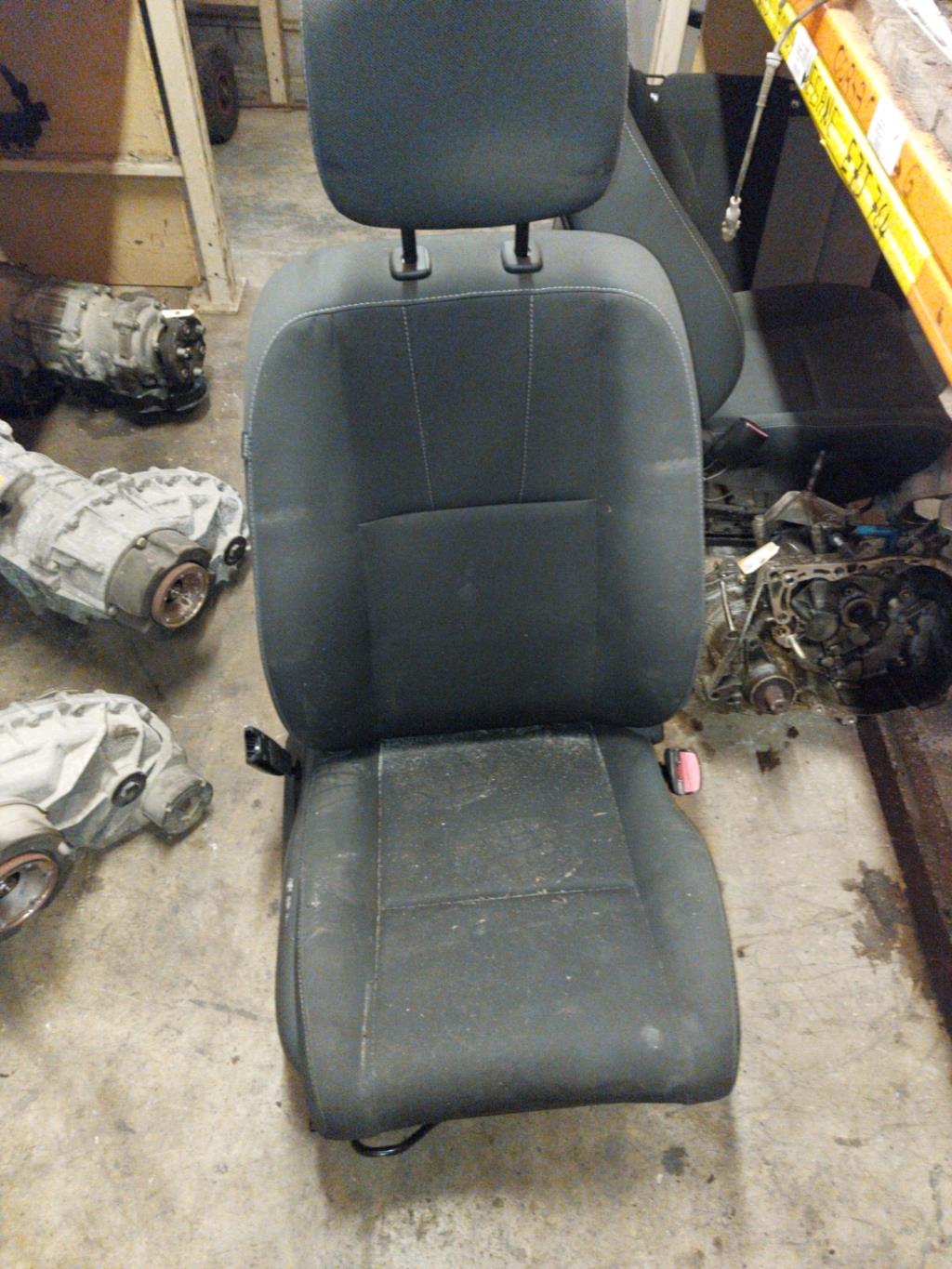 Siege avant droit RENAULT MEGANE 3 PHASE 1 Diesel - 1