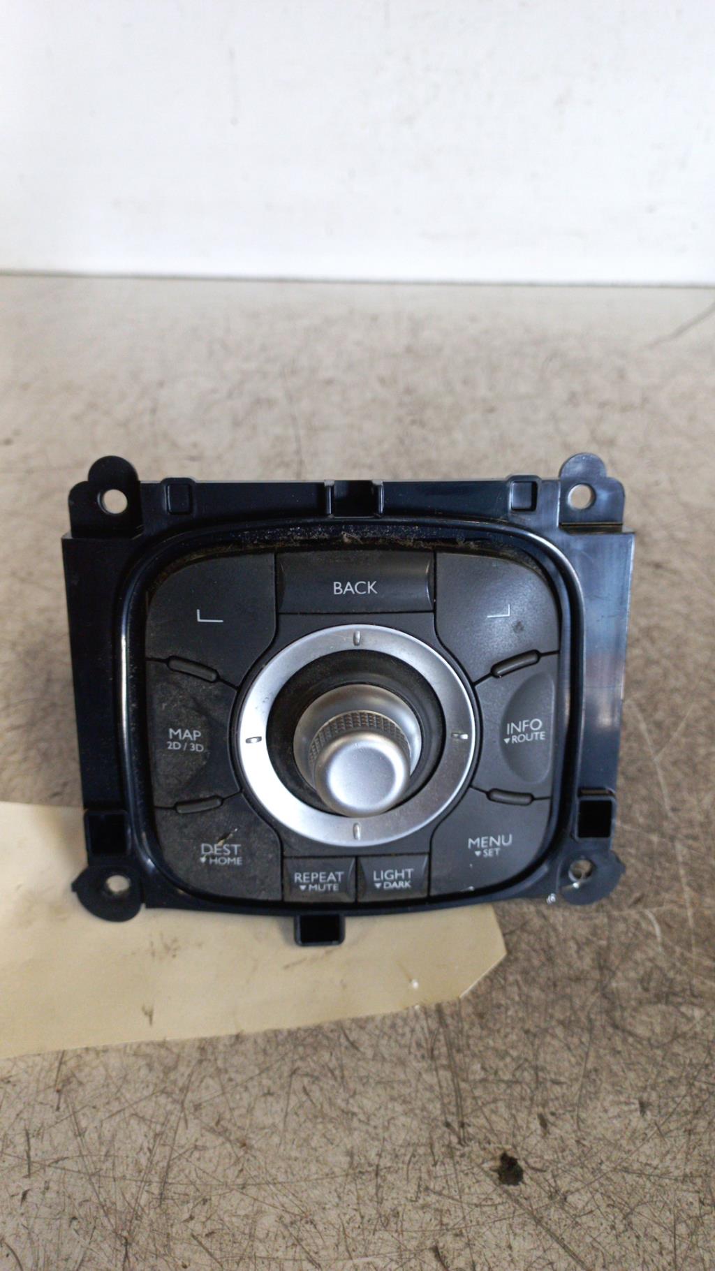 Commande GPS RENAULT LAGUNA 3 PHASE 1 BREAK Diesel - 1