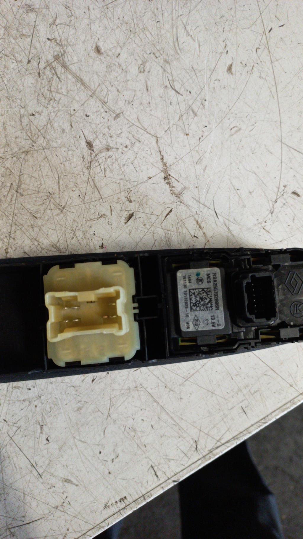 Interruttore lavacristalli anteriore sinistro RENAULT CLIO 4 PHASE 2 Gasolina - 1