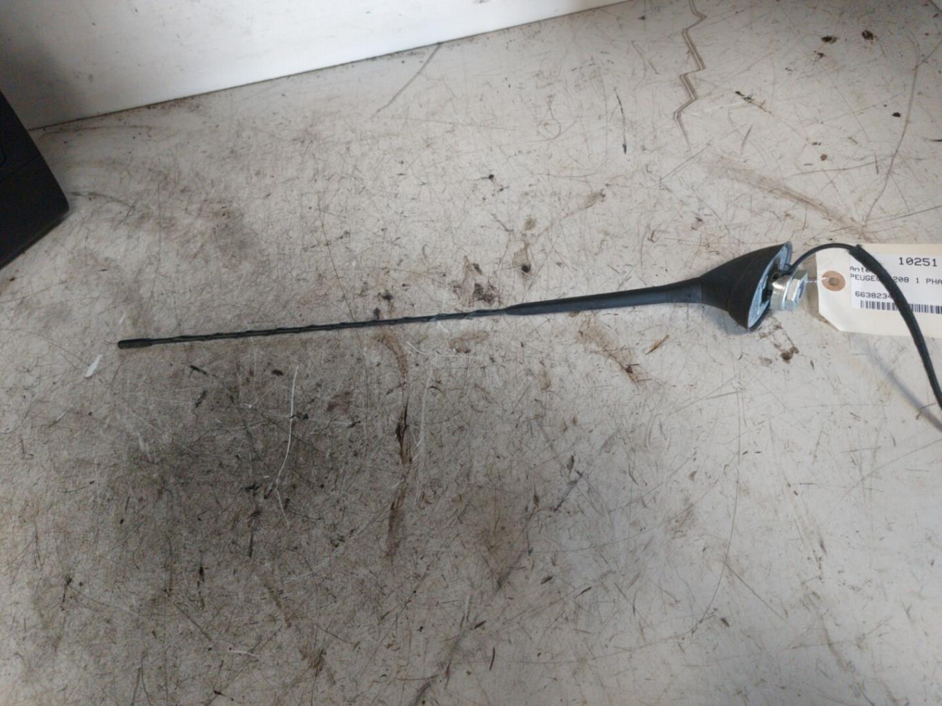 Antenna PEUGEOT 208 1 PHASE 1 Diésel - 1