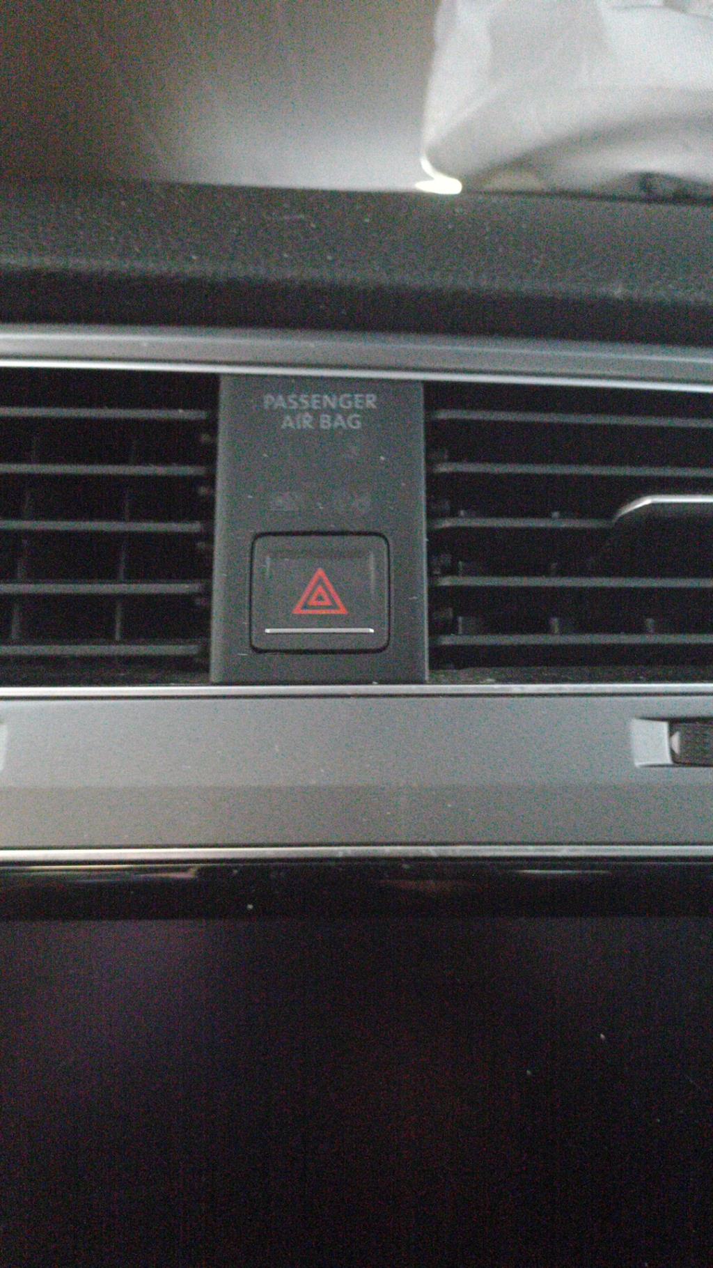 Bouton de warning VOLKSWAGEN GOLF 7 PHASE 1  - 1