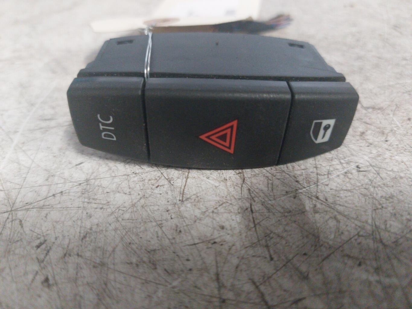 Interruttore luci emergenza BMW SERIE 1 E81 Diésel - 1