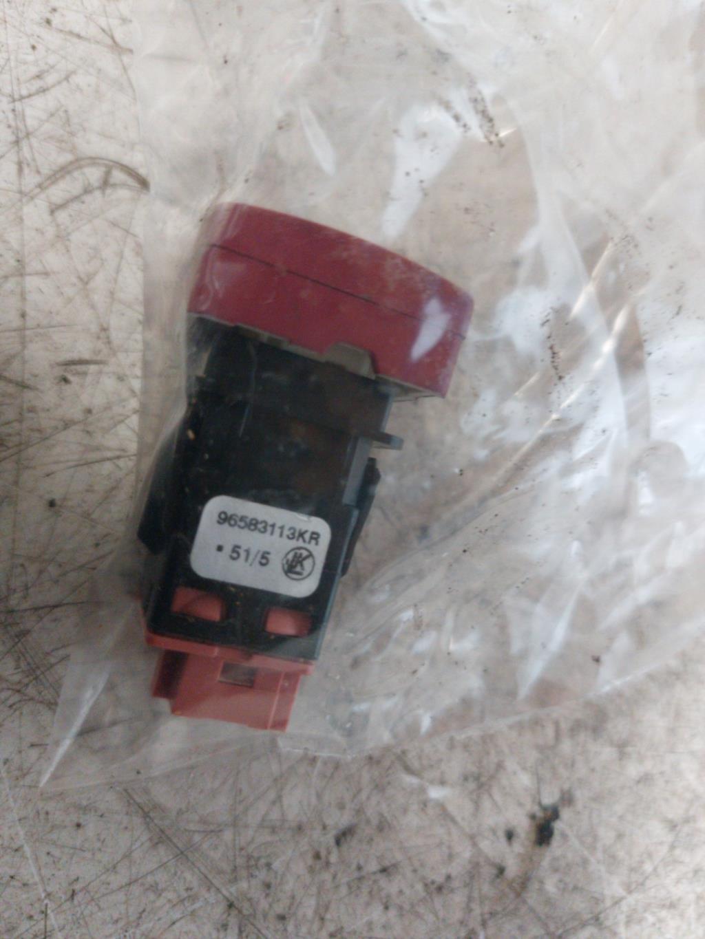 Bouton de warning PEUGEOT PARTNER 2 PHASE 2 Diesel - 1