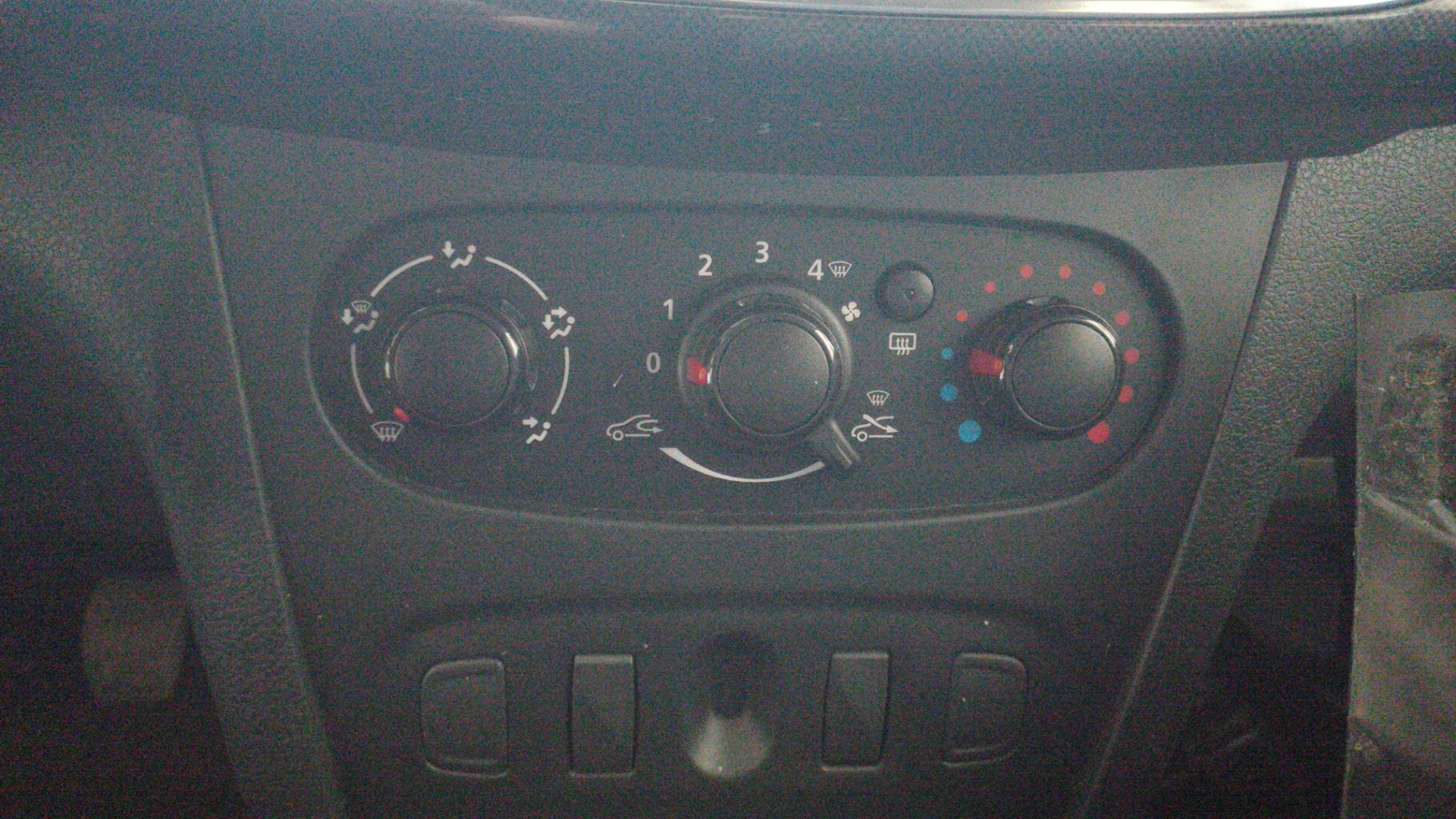 Commande chauffage DACIA SANDERO 2 PHASE 2 Essence - 1