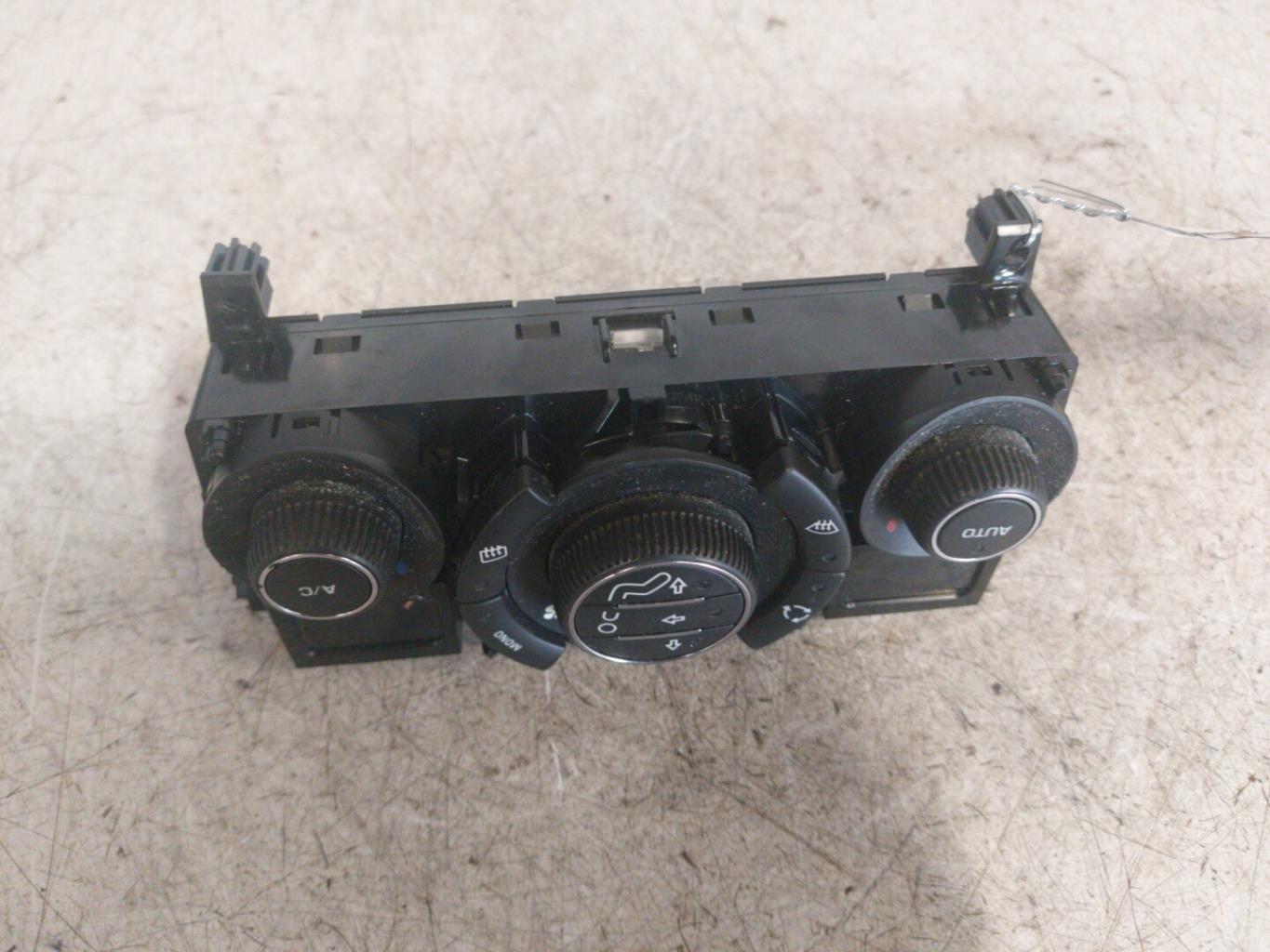 Commande chauffage PEUGEOT 308 1 SW PHASE 1 BREAK Diesel - 1