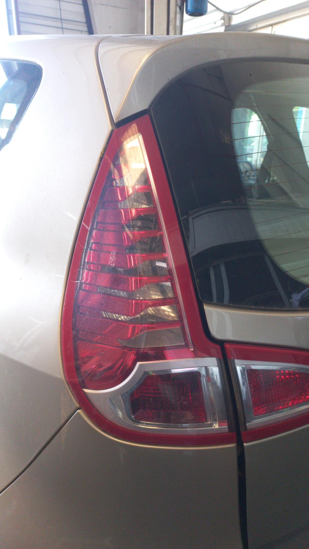 Fanale posteriore principale sinistro (luci) RENAULT SCENIC 3 PHASE 1 Diésel - 1