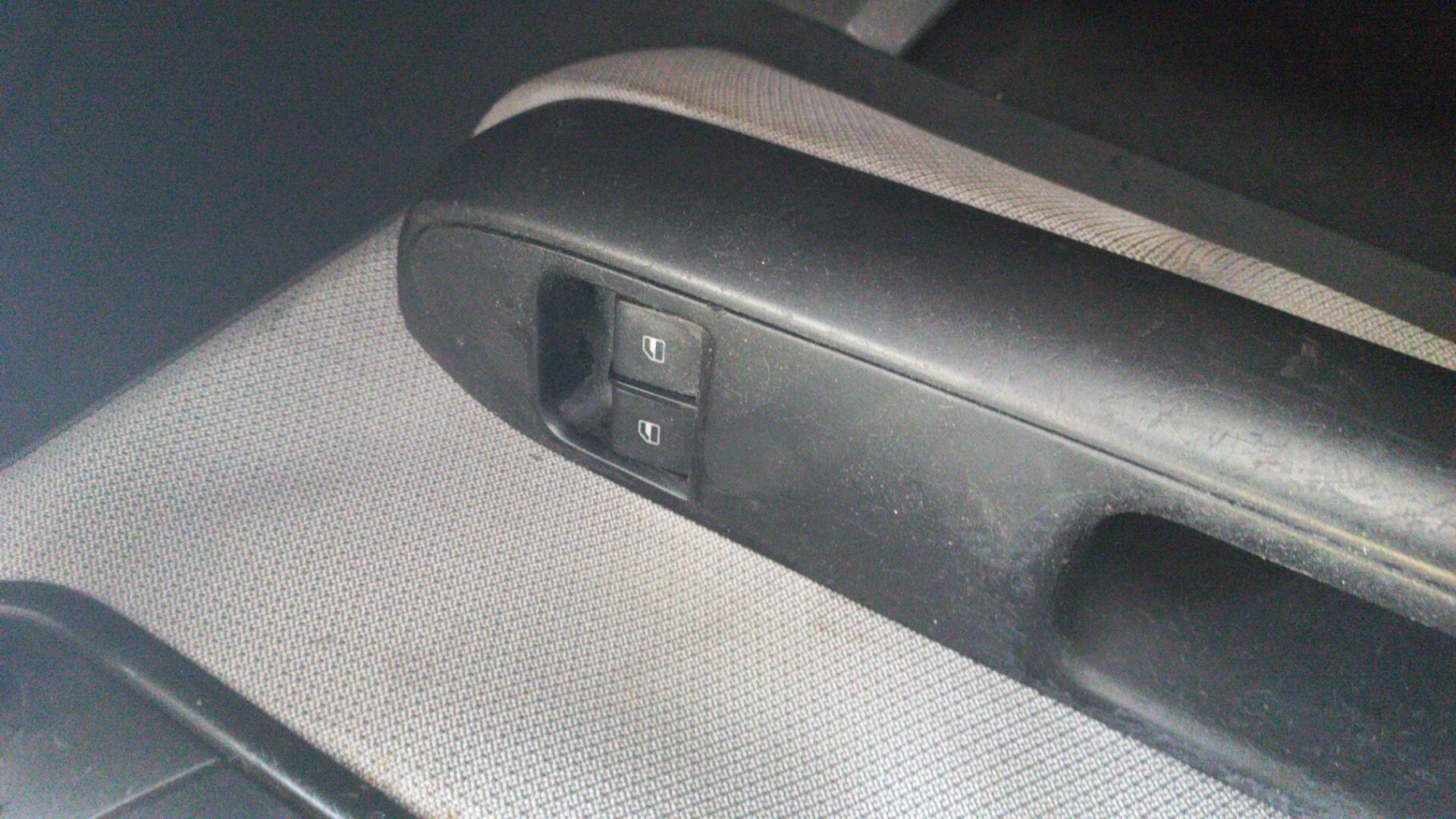 Interruttore lavacristalli anteriore sinistro SEAT IBIZA 3 PHASE 1 Diésel - 1