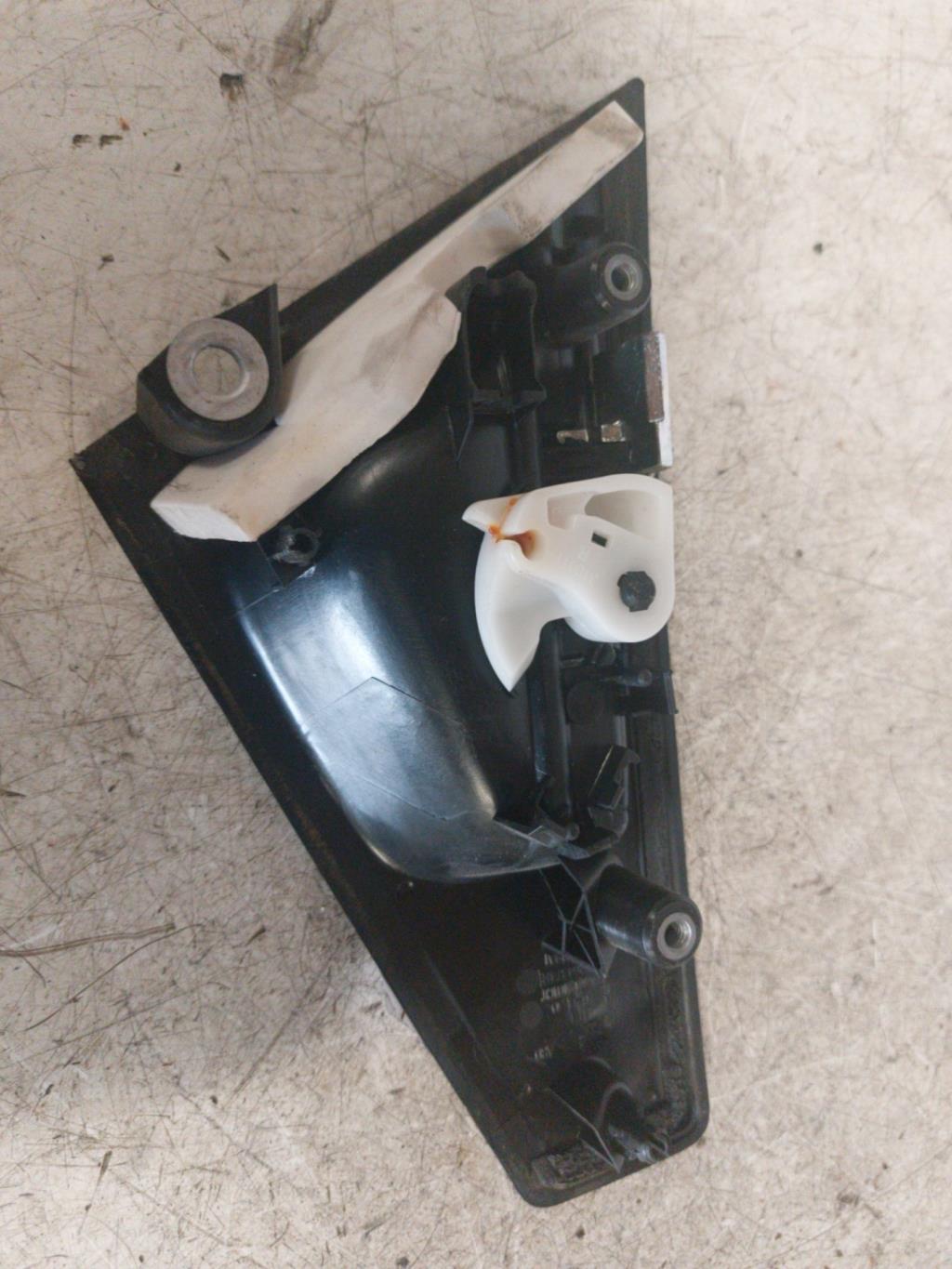Maniglia portiera posteriore destra RENAULT CLIO 4 PHASE 2  - 1