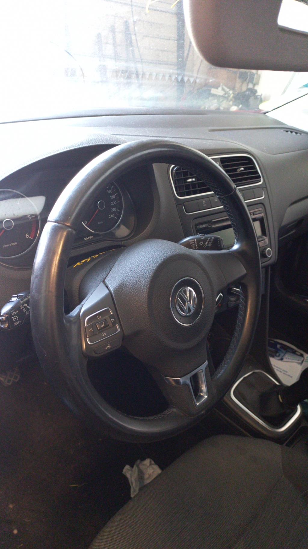 Volant VOLKSWAGEN POLO 5 PHASE 1 Diesel - 1