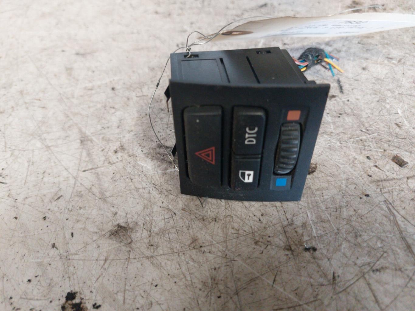 Interruttore luci emergenza BMW SERIE 3 E90 PHASE 1  - 1