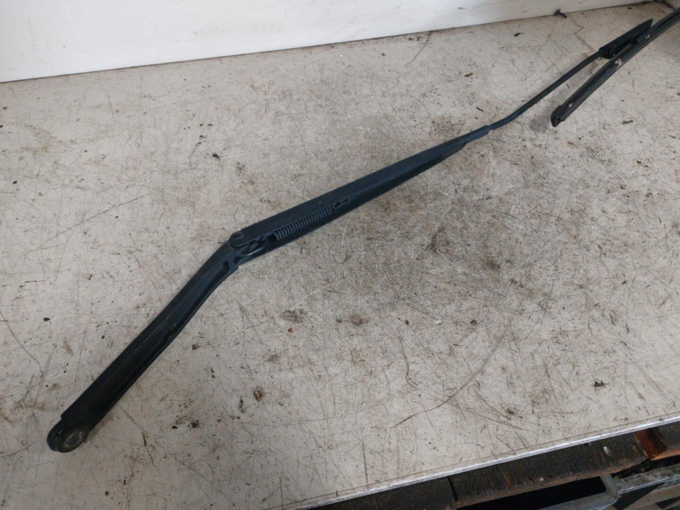Braccio tergicristallo anteriore destro RENAULT CLIO 4 PHASE 2  - 1
