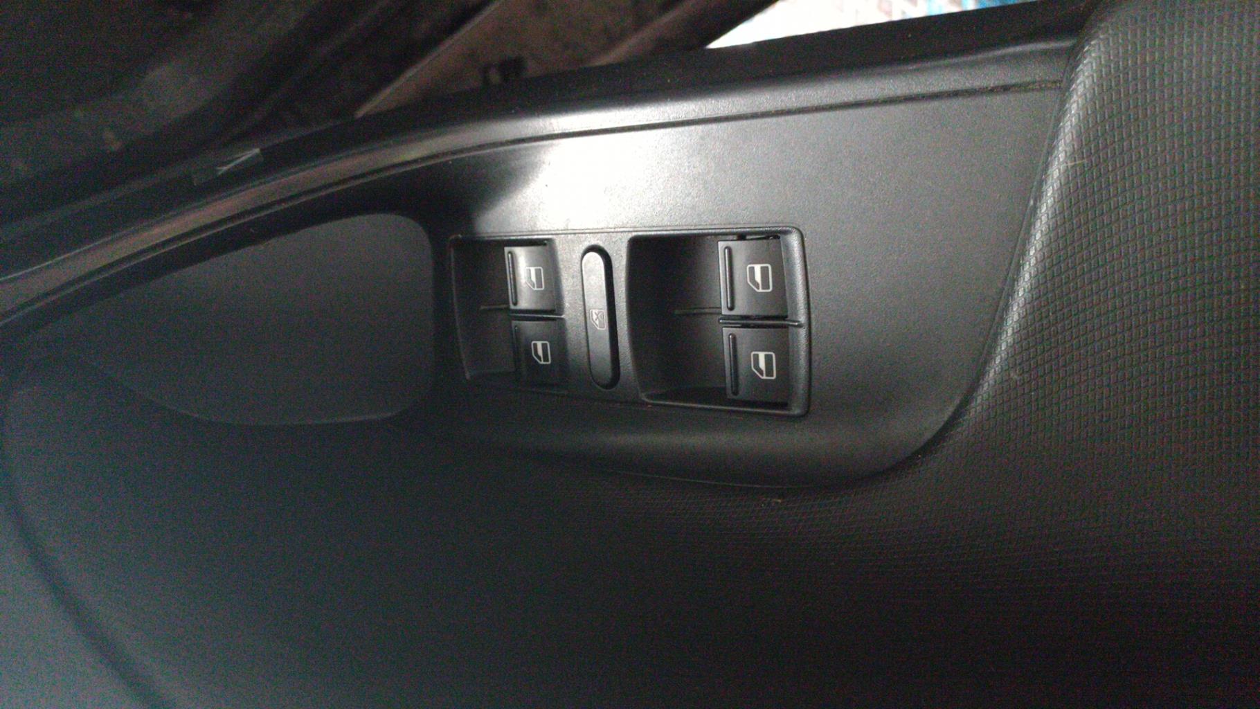 Interruttore lavacristalli anteriore sinistro SEAT IBIZA 4 PHASE 1 Diésel - 1