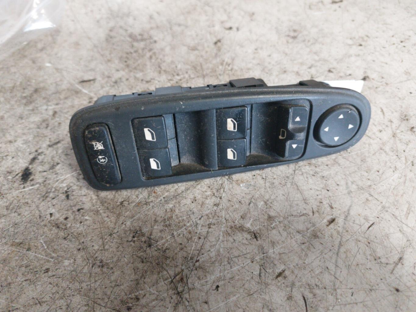 Interruttore lavacristalli anteriore sinistro CITROEN C4 PICASSO 1 Diésel - 1