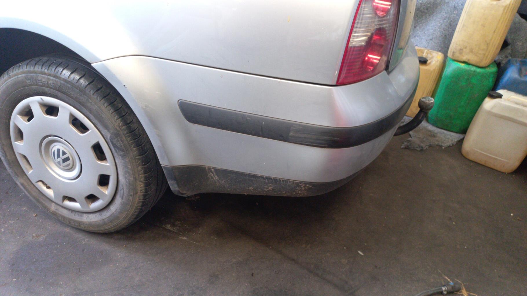 Pare choc arriere VOLKSWAGEN PASSAT 4 PHASE 2 Diesel - 1
