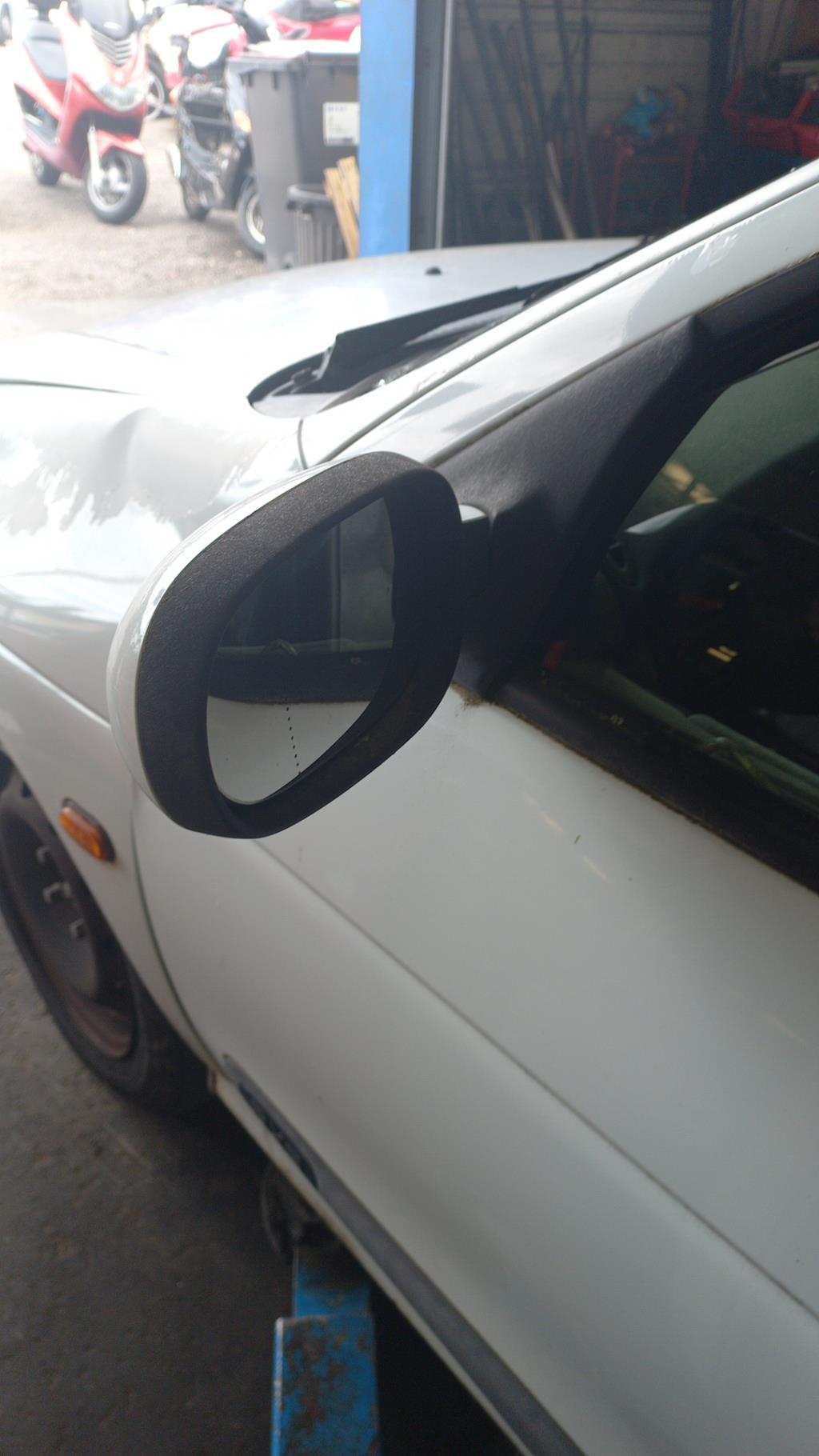 Specchietto retrovisore sinistro RENAULT MEGANE 1 BREAK Diésel - 1