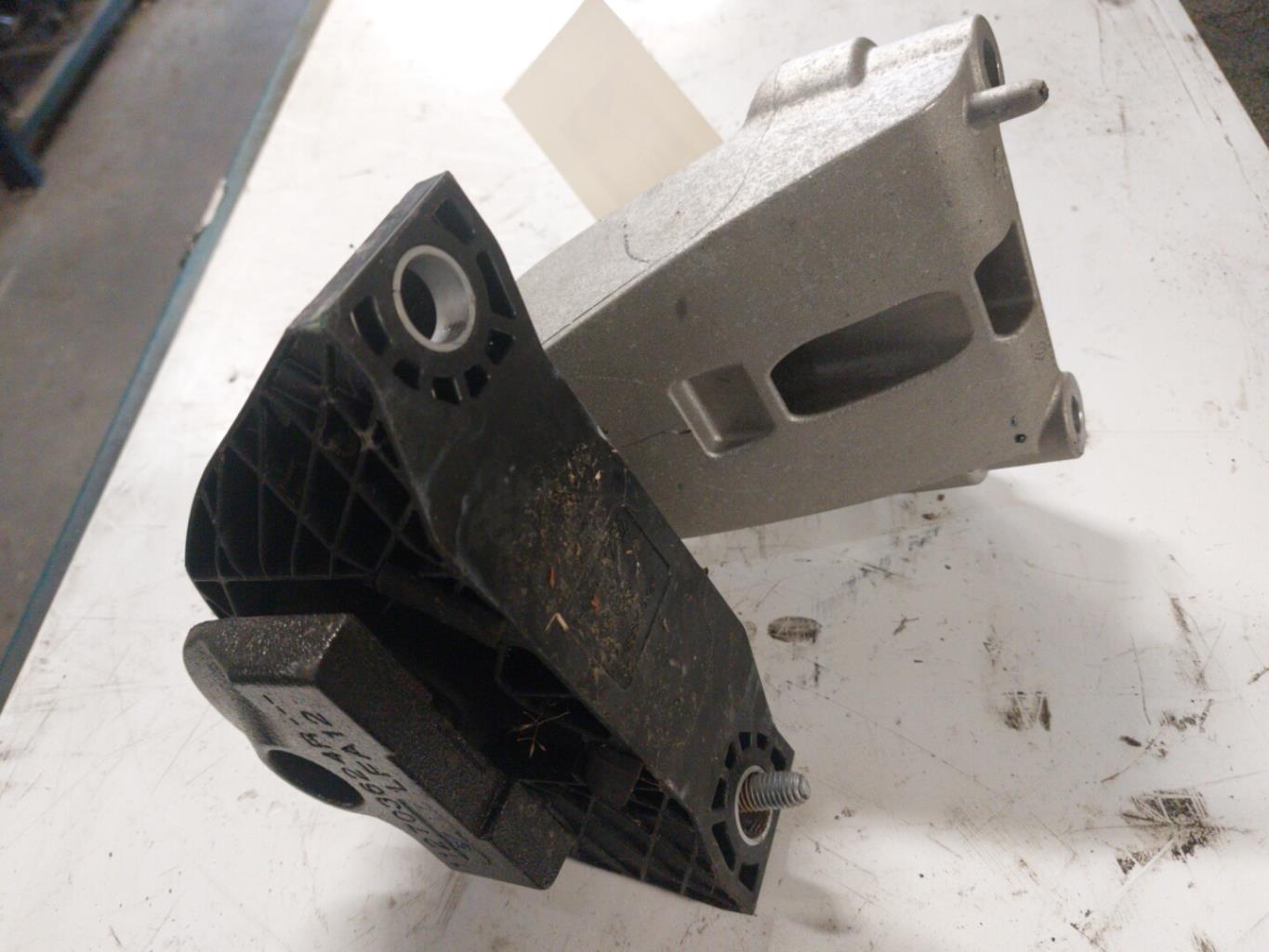 Supporto motore destro DACIA SANDERO 2 PHASE 2 Gasolina - 1