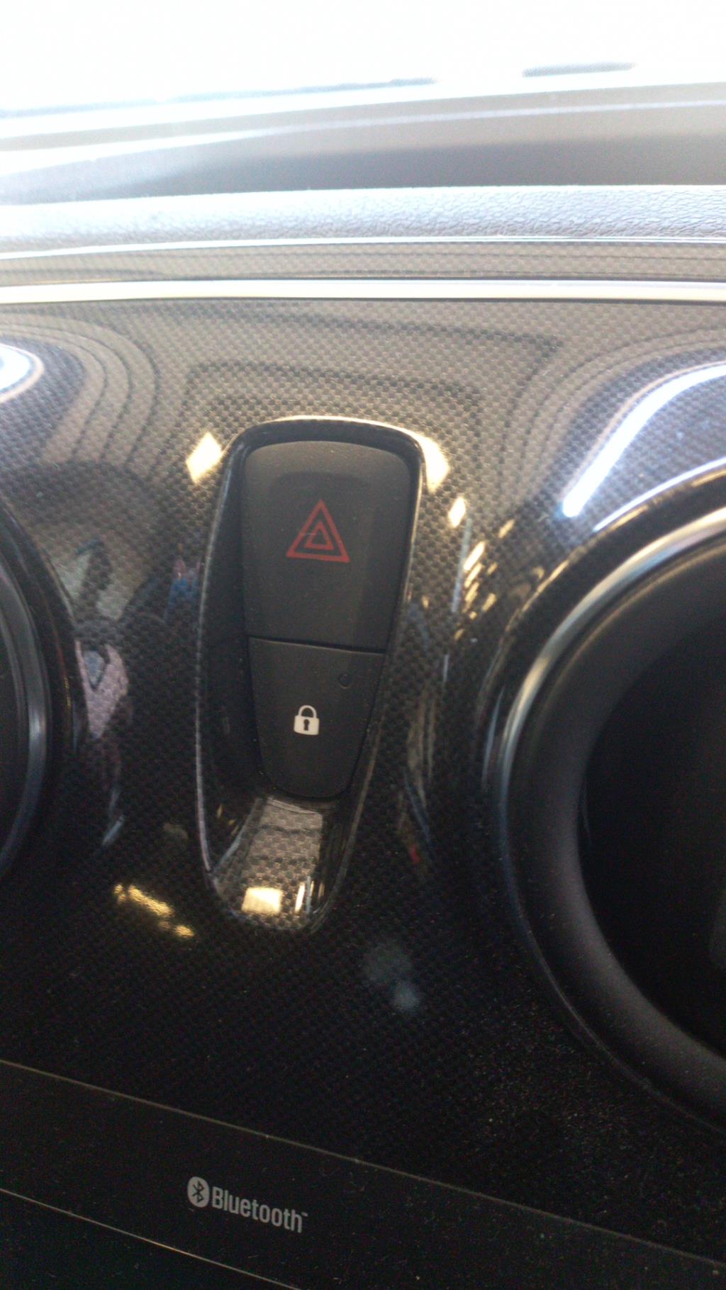 Bouton de warning DACIA SANDERO 2 PHASE 2  - 1