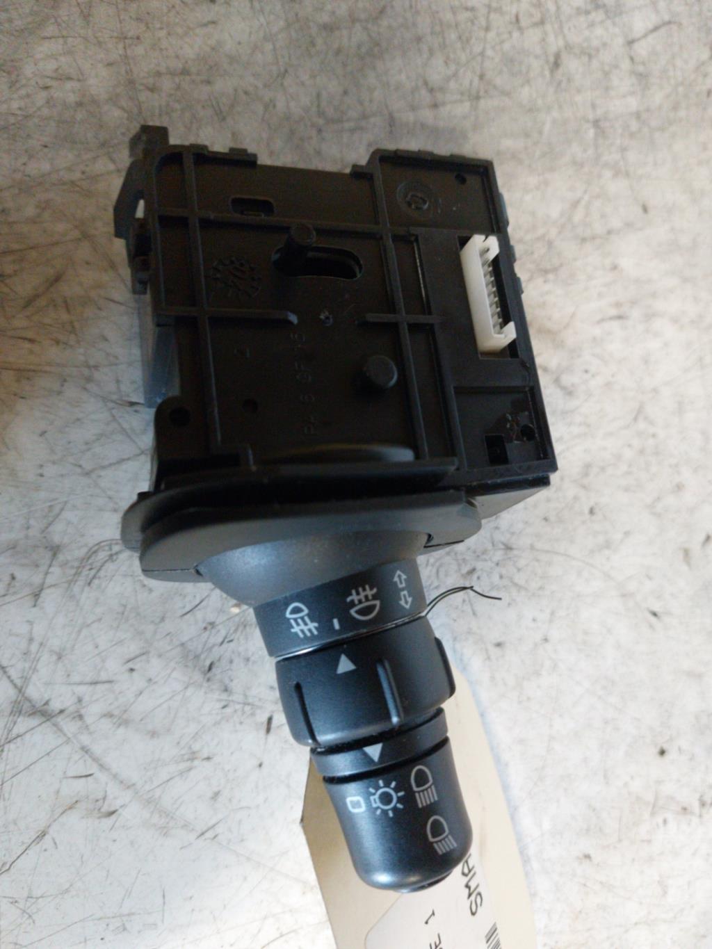 Commodo phare RENAULT SCENIC 2 PHASE 1 Essence - 1
