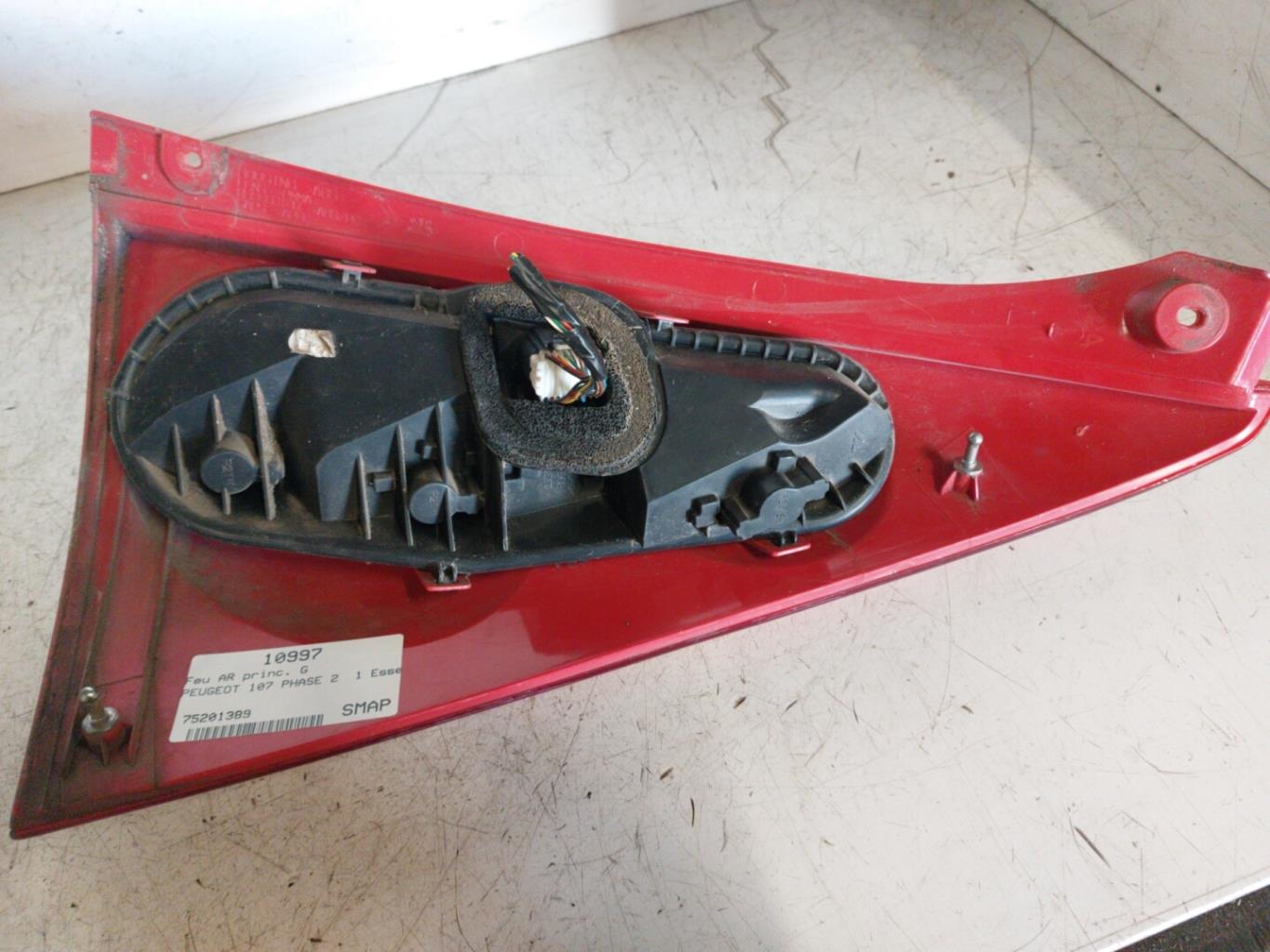 Fanale posteriore principale sinistro (luci) PEUGEOT 107 PHASE 2 Gasolina - 1