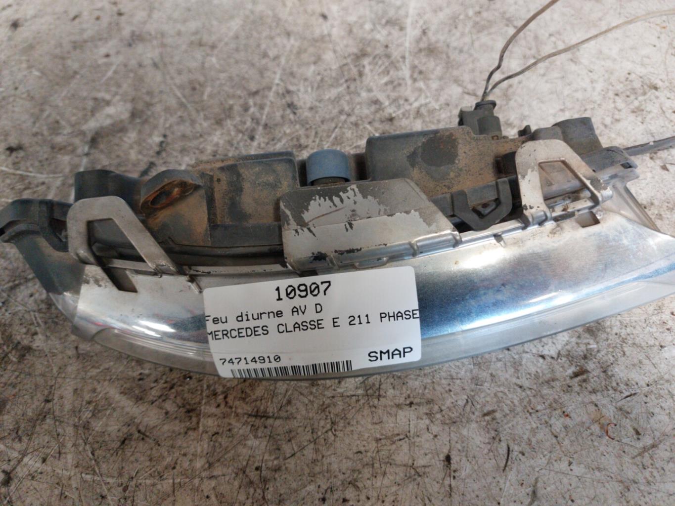 Luce di marcia diurna anteriore destra MERCEDES CLASSE E 211 PHASE 1 BREAK Diésel - 1