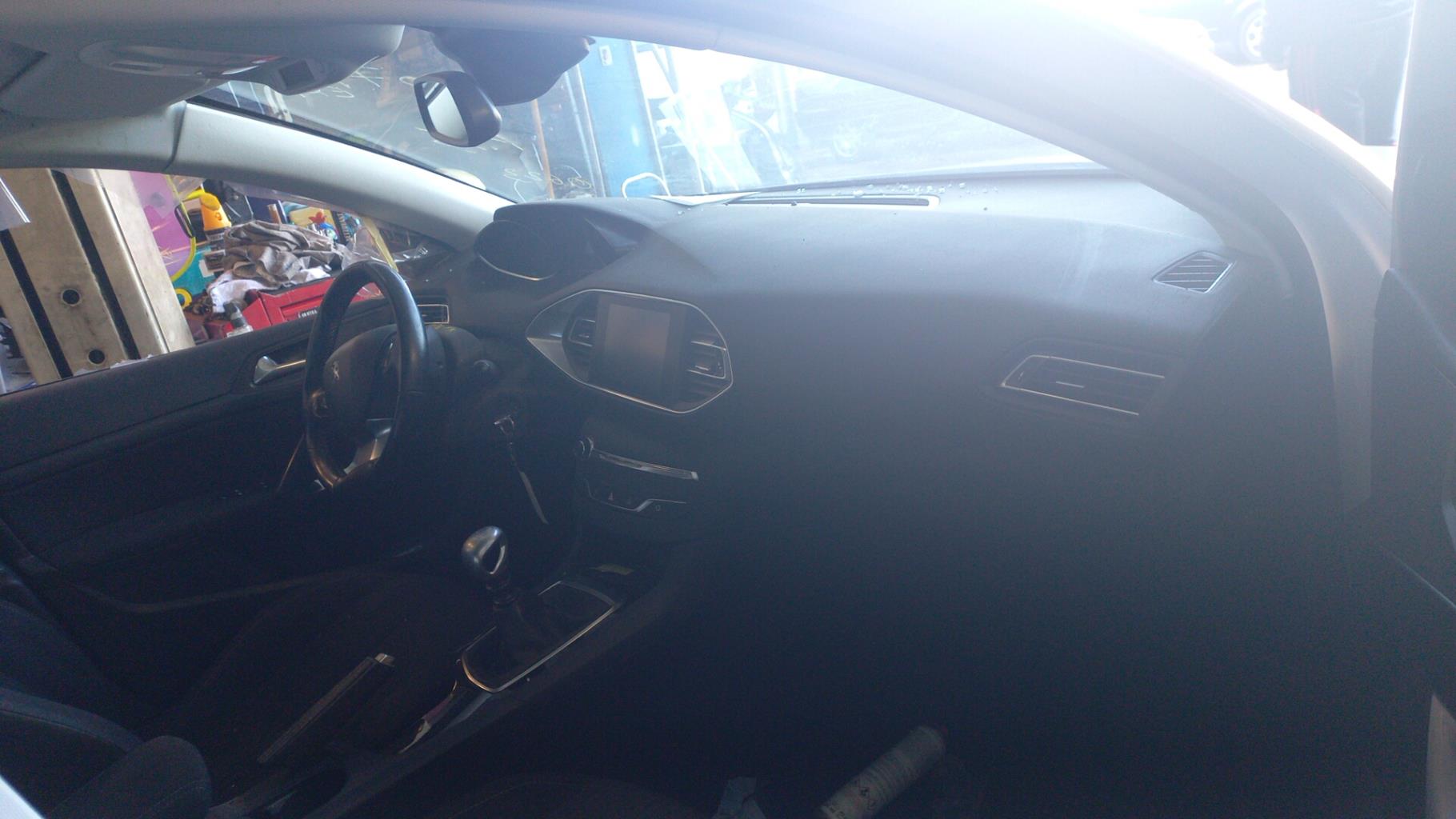 Tableau de bord PEUGEOT 308 2 SW PHASE 1 BREAK Diesel - 1