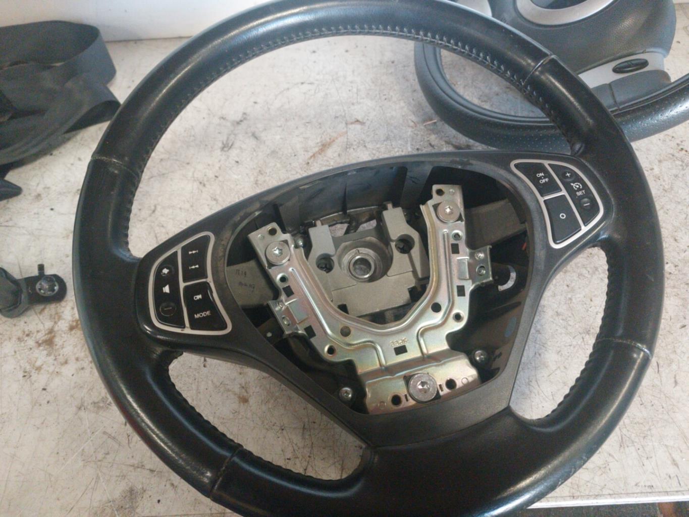 Volant KIA CEE-D 1 PHASE 1  - 1