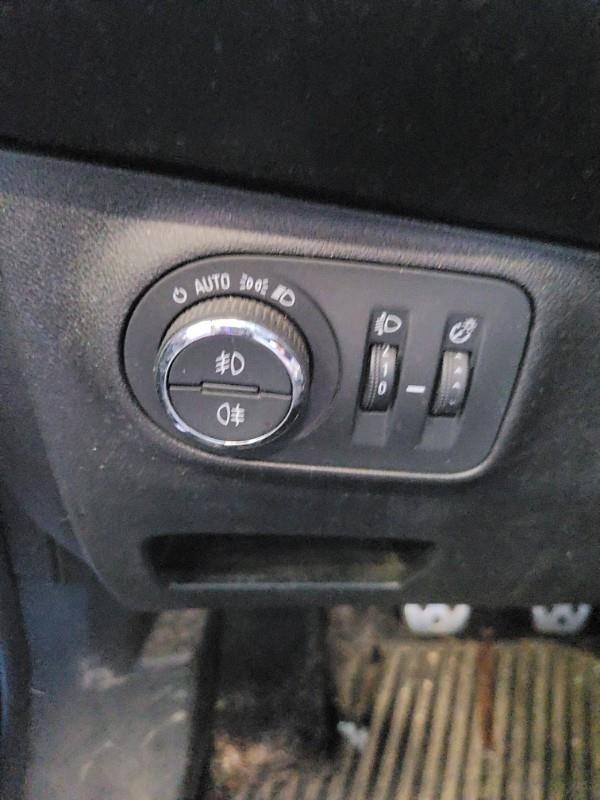 Commande de phare OPEL CORSA E Essence - 1