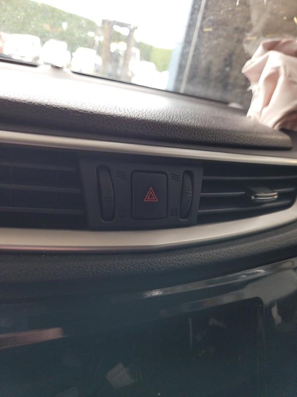 Interruttore luci emergenza NISSAN QASHQAI 2 PHASE 1 Gasolina - 1